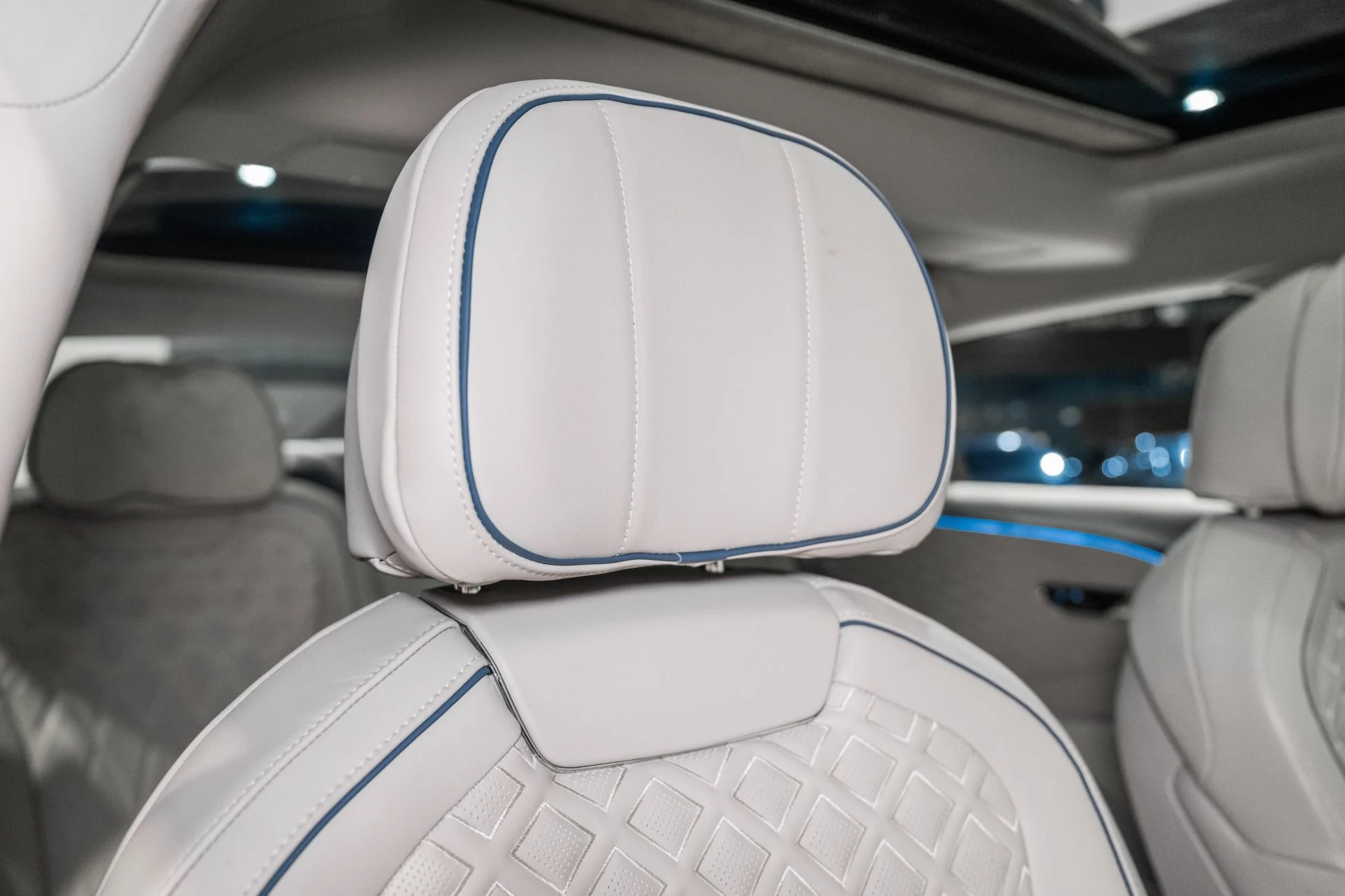 mph047_1824134480_Used_2023_Bentley_Flying_Spur_1772469545_2a3e2131b2