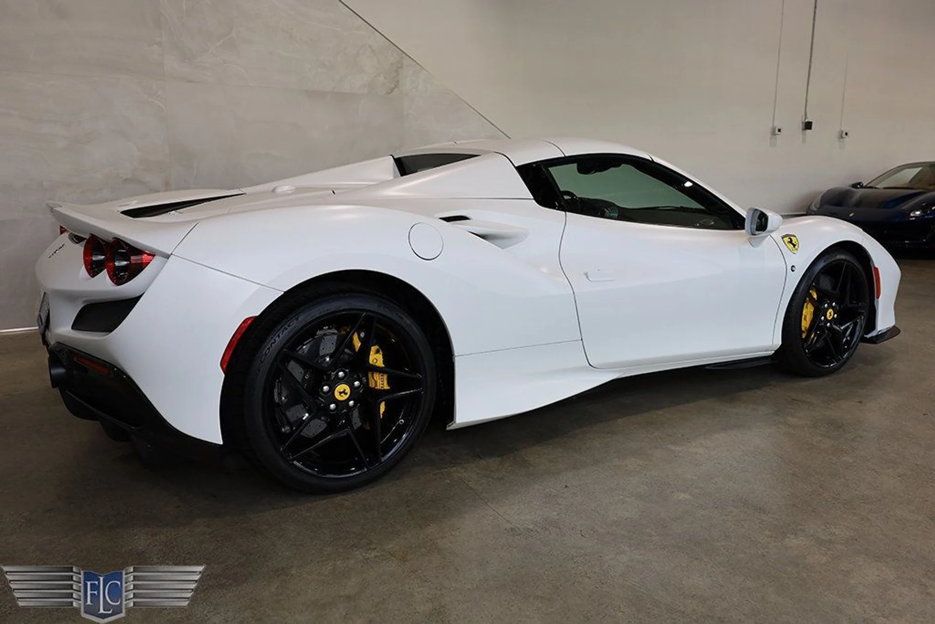 mph047_1824933441_used_2023_ferrari_f8_spider_convertible_9689_22910555_48_1024_0841dc8115