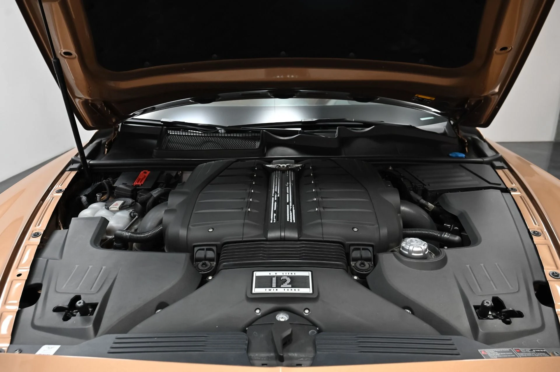 mph047_1846470698_Used_2017_Bentley_Bentayga_W12_1759876449_94e4ccdedb