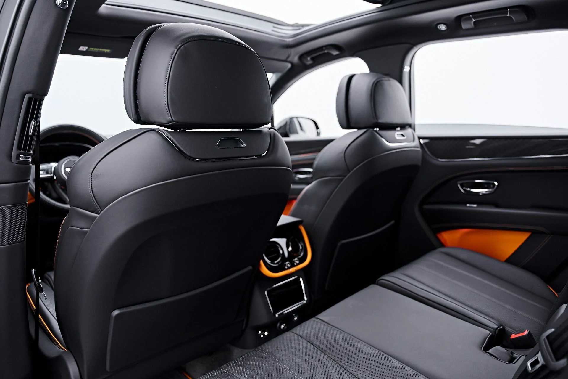 mph047_1863820719_Used_2025_Bentley_Bentayga_S_Black_Edition_1790644367_4bede9fff5