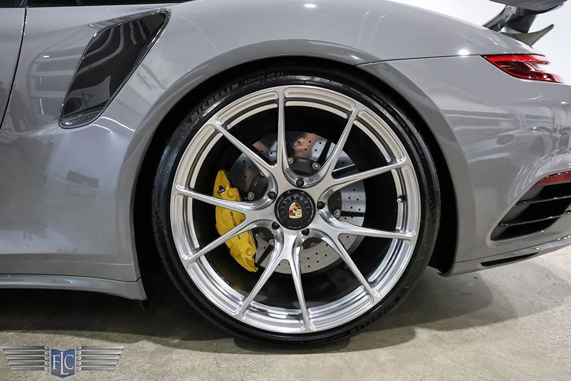 mph047_186559025_used_2018_porsche_911_turboscoupe_9689_22116353_48_1024_4483dee6b0