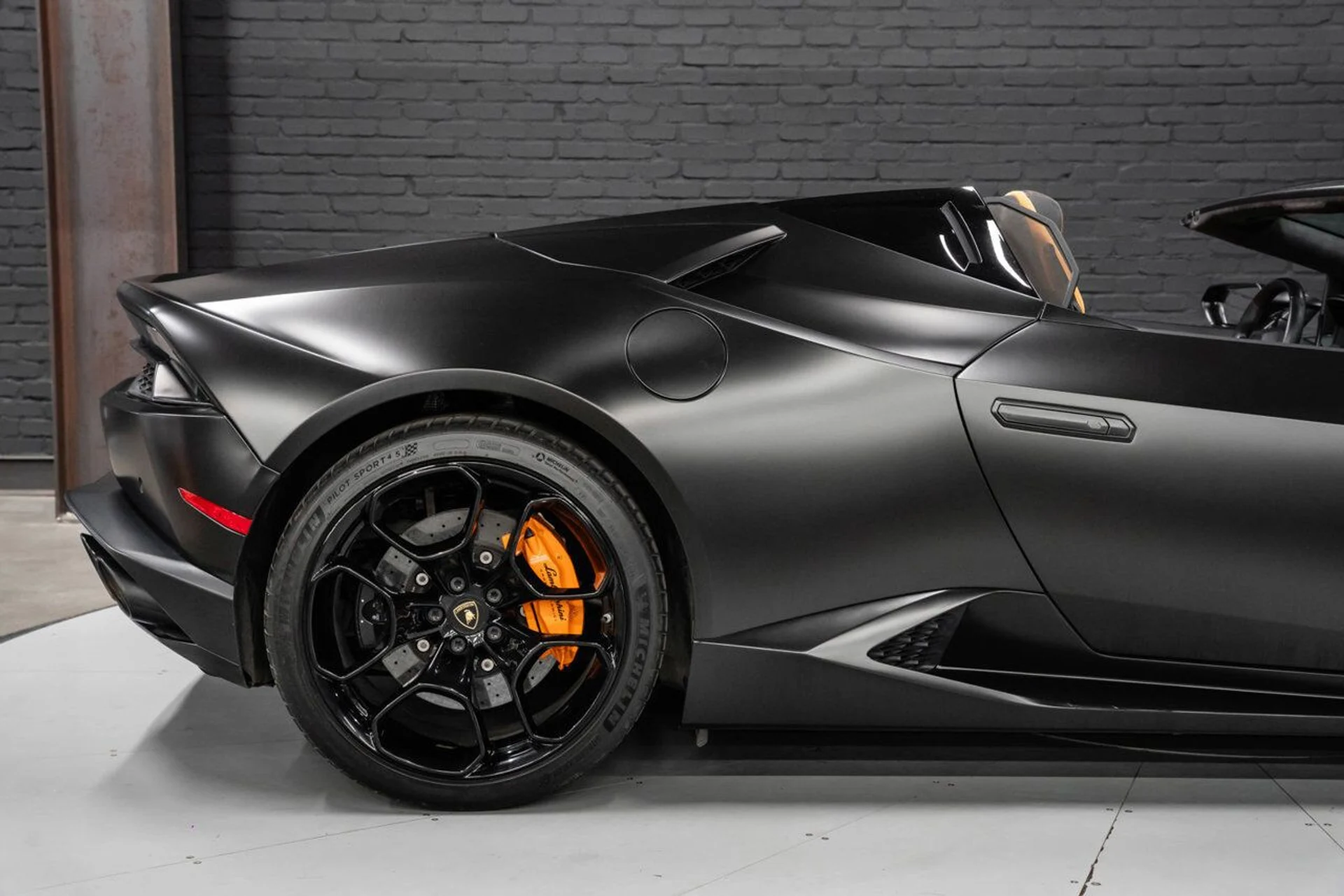 mph047_1866920247_lamborghini_huracan_2016_c866fd8f79