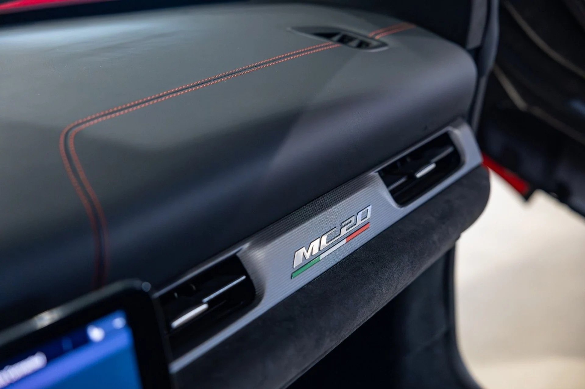 mph047_1885643326_yg_6c125b3456