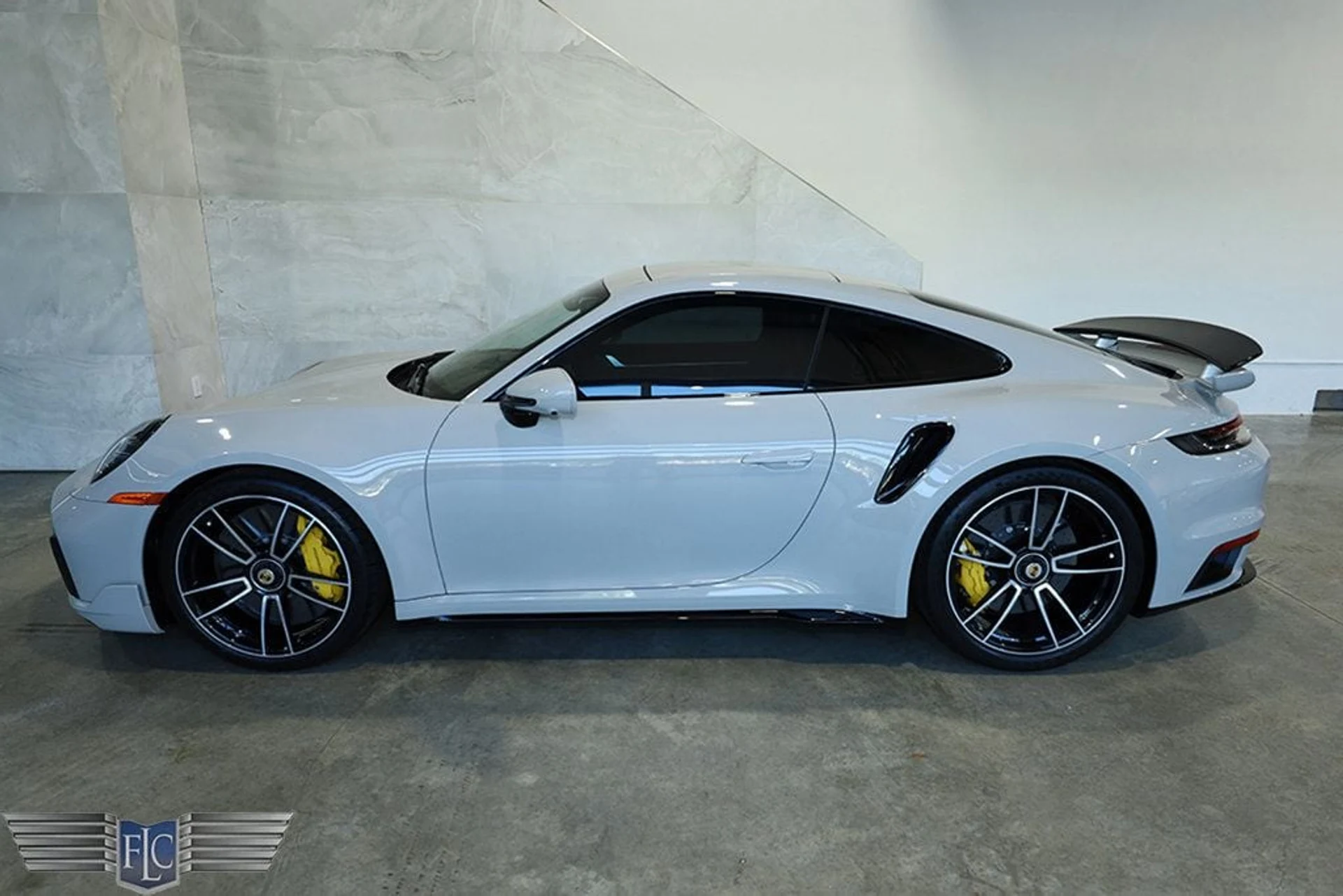 mph047_1892880527_used_2024_porsche_911_turboscoupe_9689_22892492_48_1024_f777378a0c
