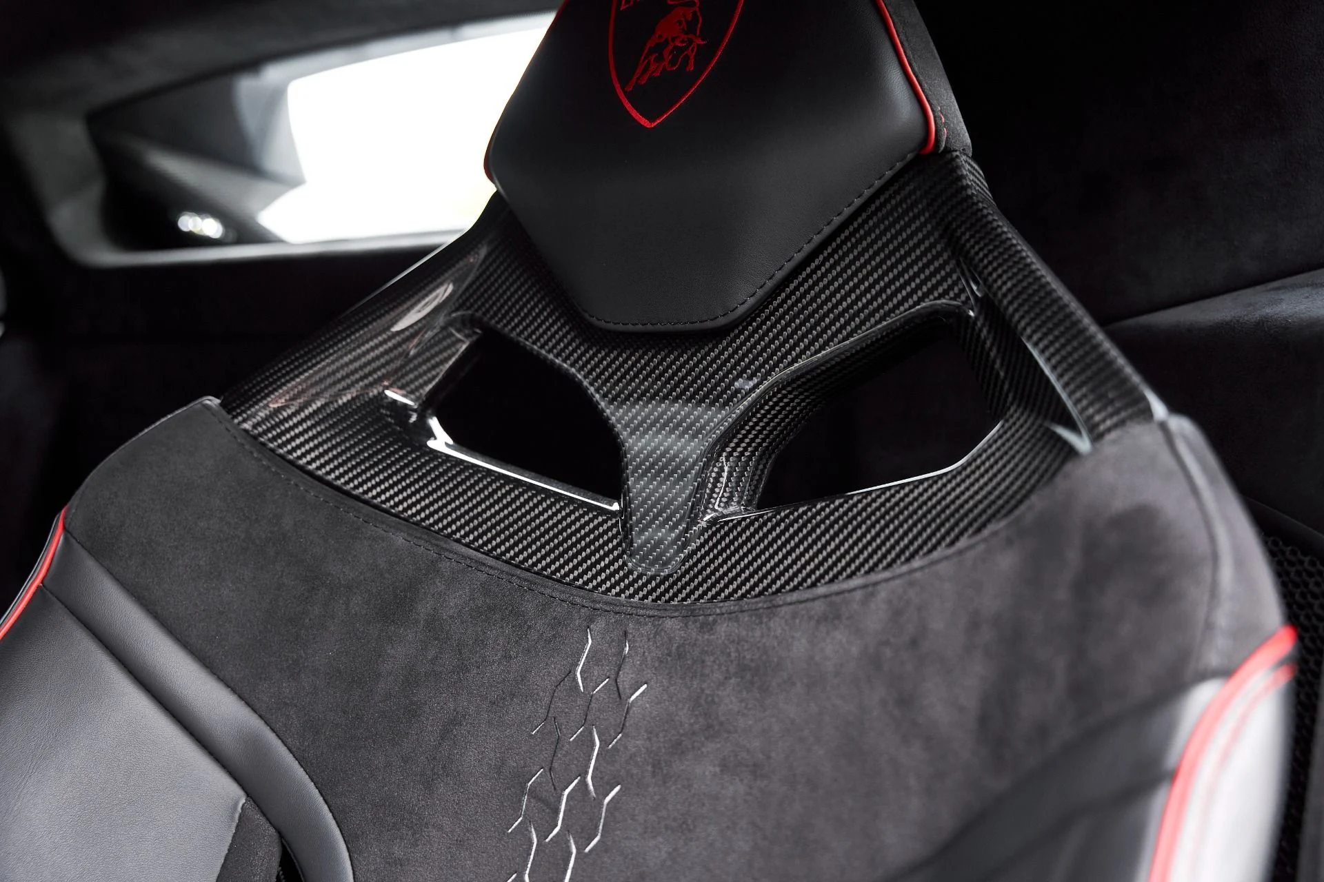 mph047_1905618884_Used_2023_Lamborghini_Huracan_Tecnica_Base_1766269075_ecc795d1b4