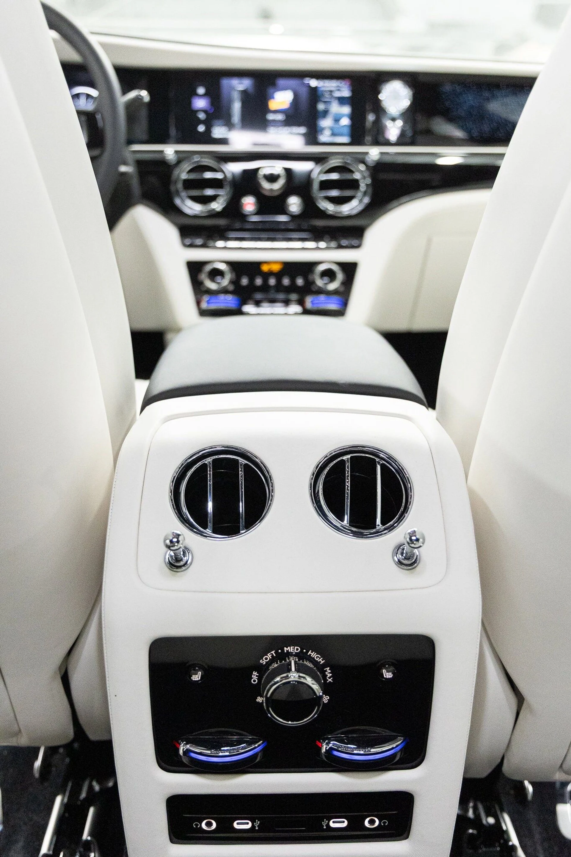 mph047_1920513957_b1e368afc655f9a057b03b2681a48898x_94ed3c2295