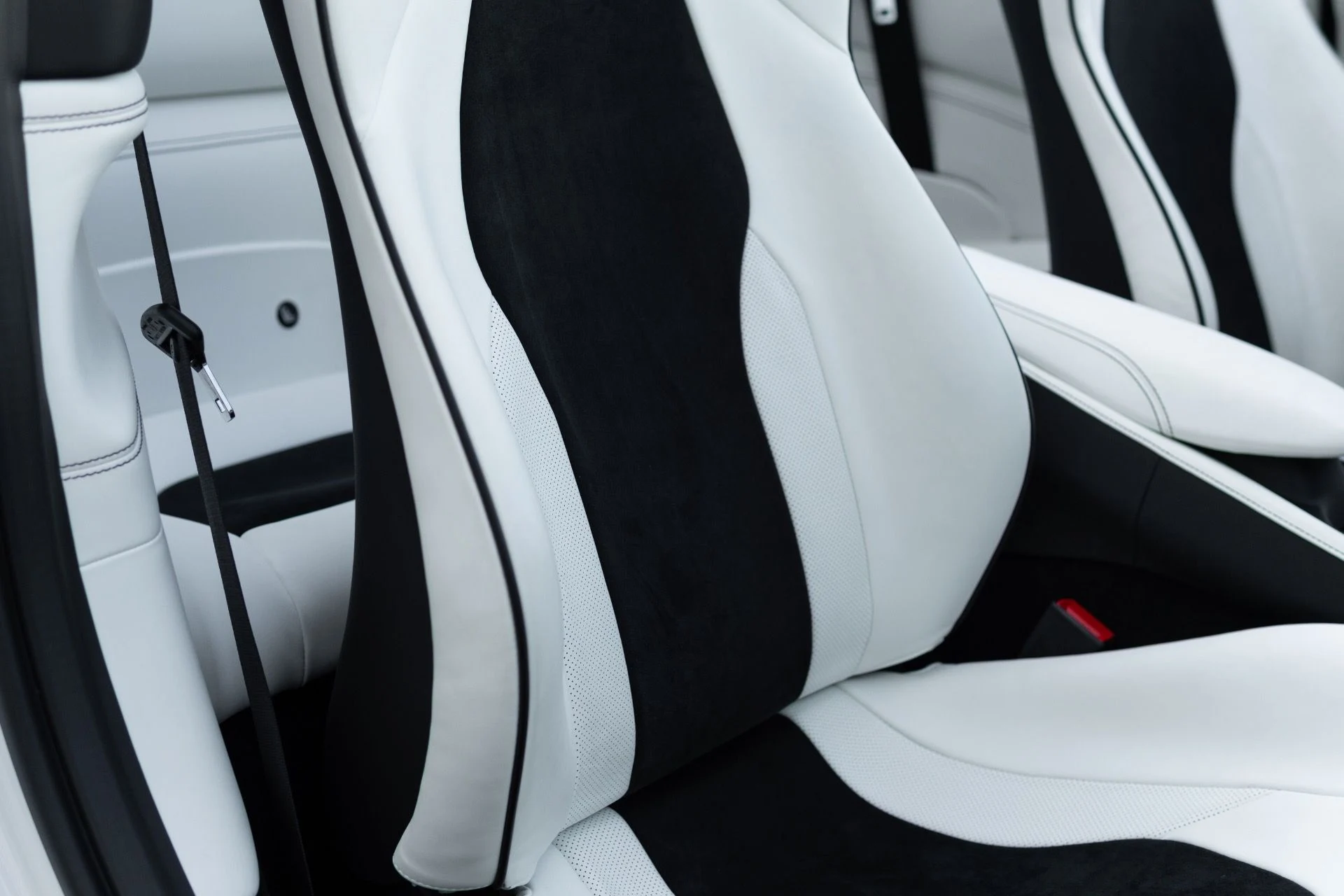 mph047_1966357681_Used_2023_Ferrari_Portofino_M_1766185478_aecb902a9b