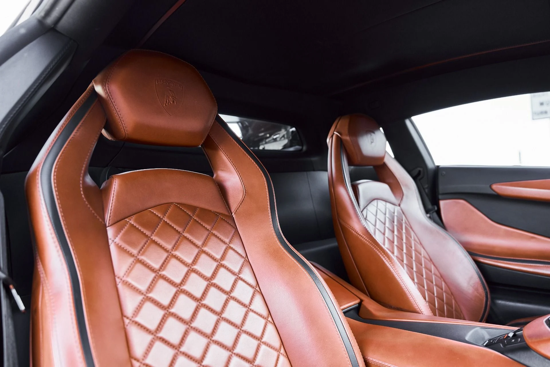 mph047_1986247479_Used_2018_Lamborghini_Aventador_S_Base_1773191853_941205c898