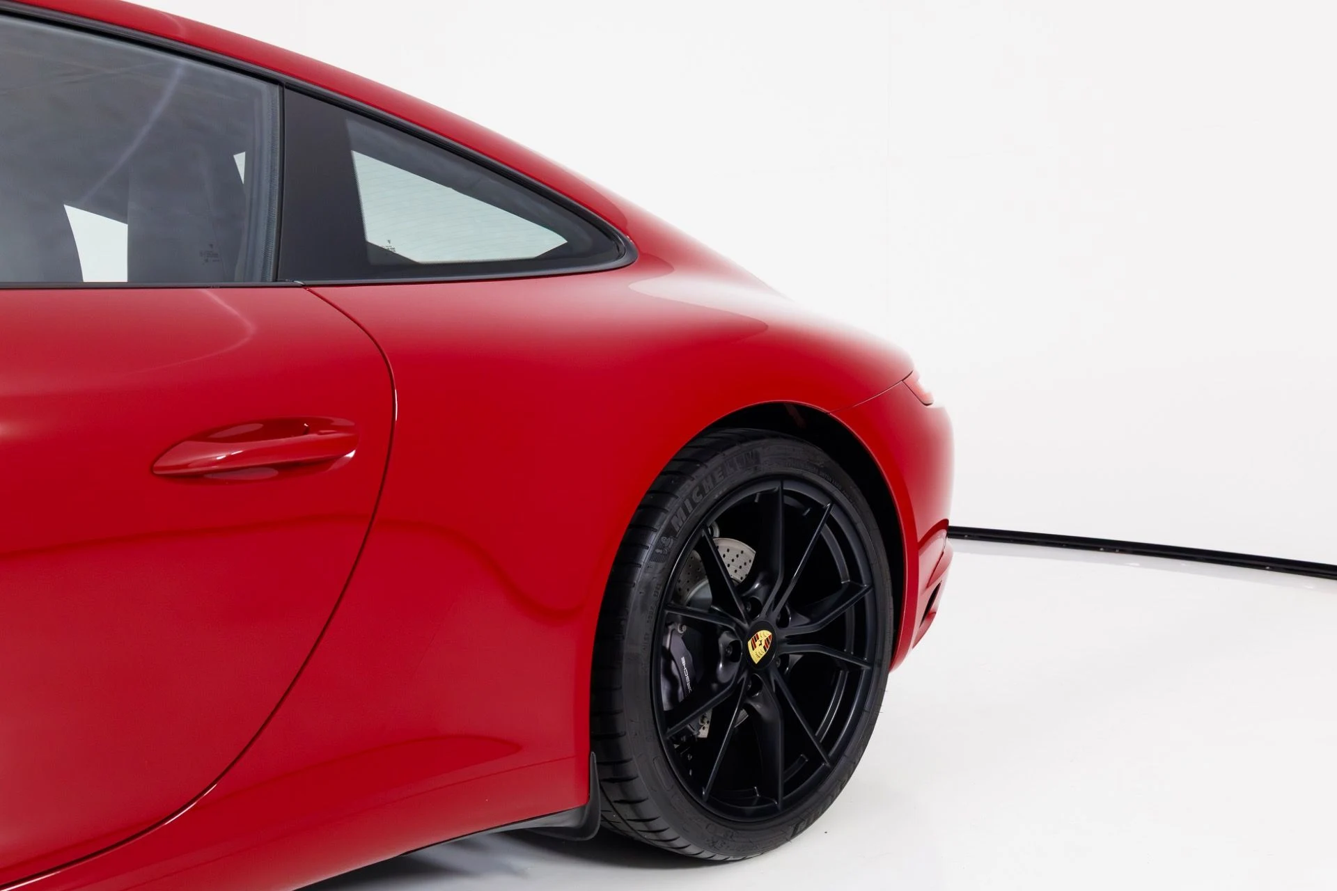 mph047_1992158929_Used_2019_Porsche_911_Carrera_1767051384_007bede58b