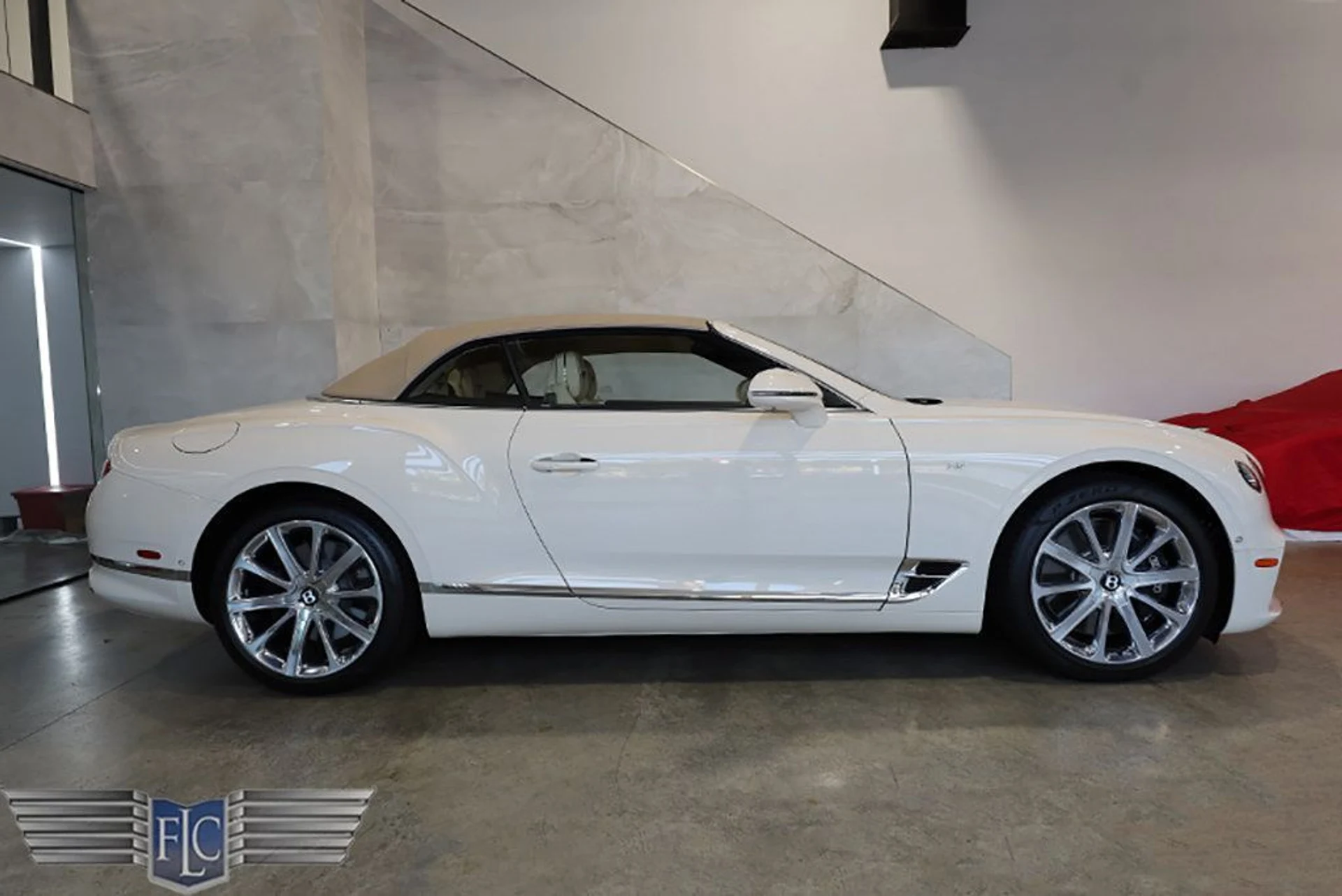 mph047_2006852291_used_2022_bentley_continental_gtcv8convertible_9689_23023913_48_1024_8759426e45