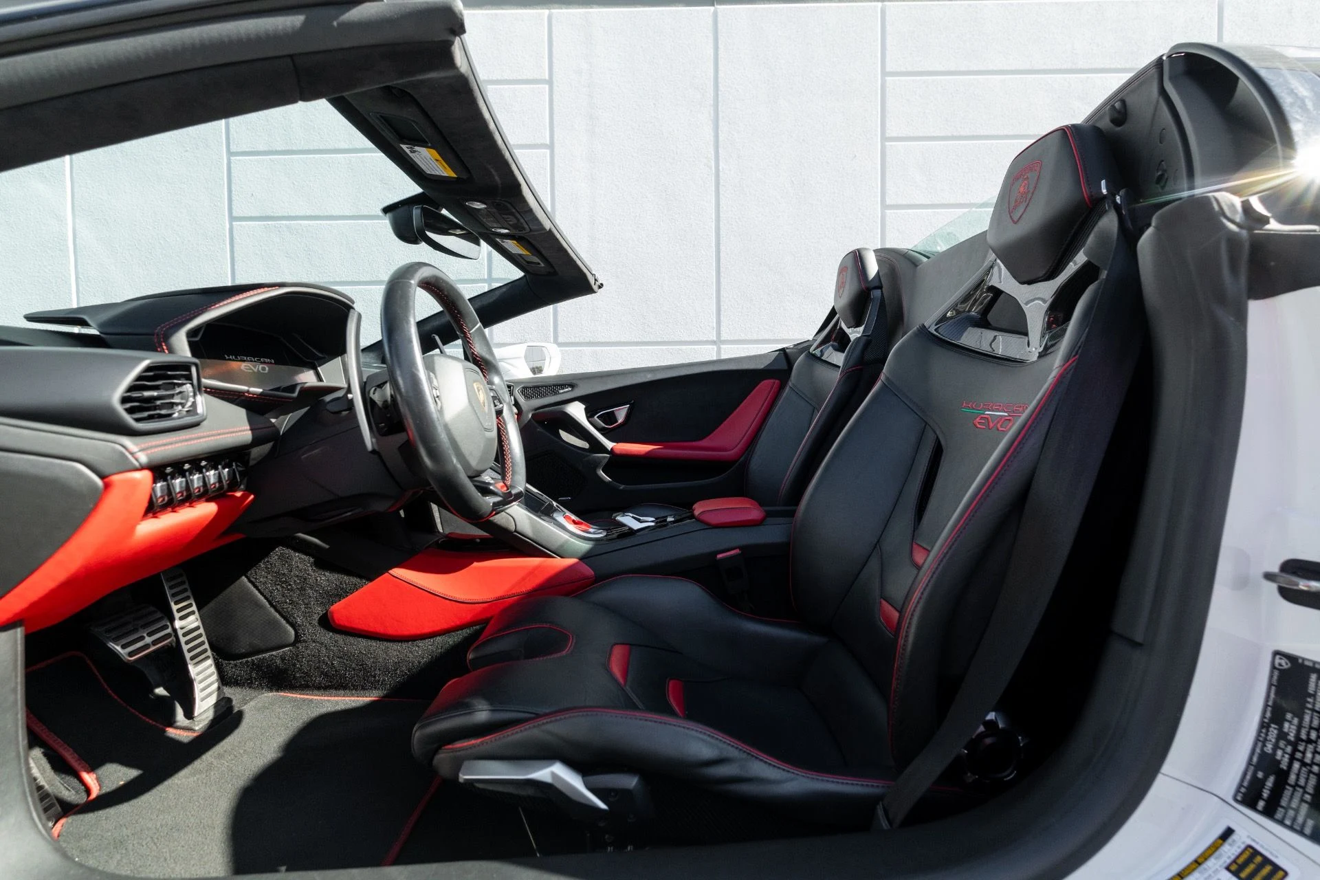 mph047_2011979294_Used_2021_Lamborghini_Huracan_EVO_Spyder_1766013013_f5203636d5