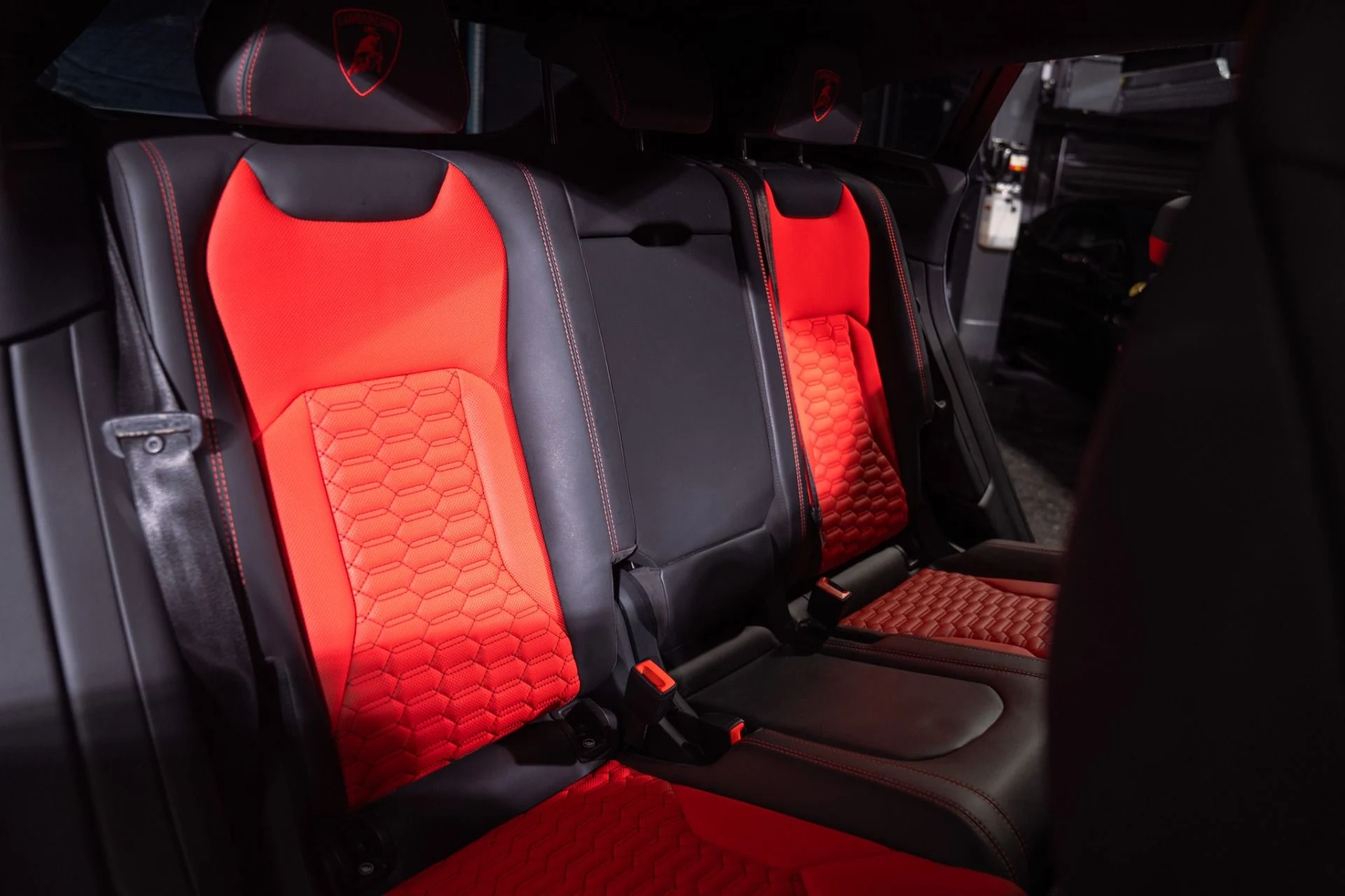 mph047_2015616295_Used_2022_Lamborghini_Urus_Full_Carbon_Interior_Package_1792253848_f01c7d88fd