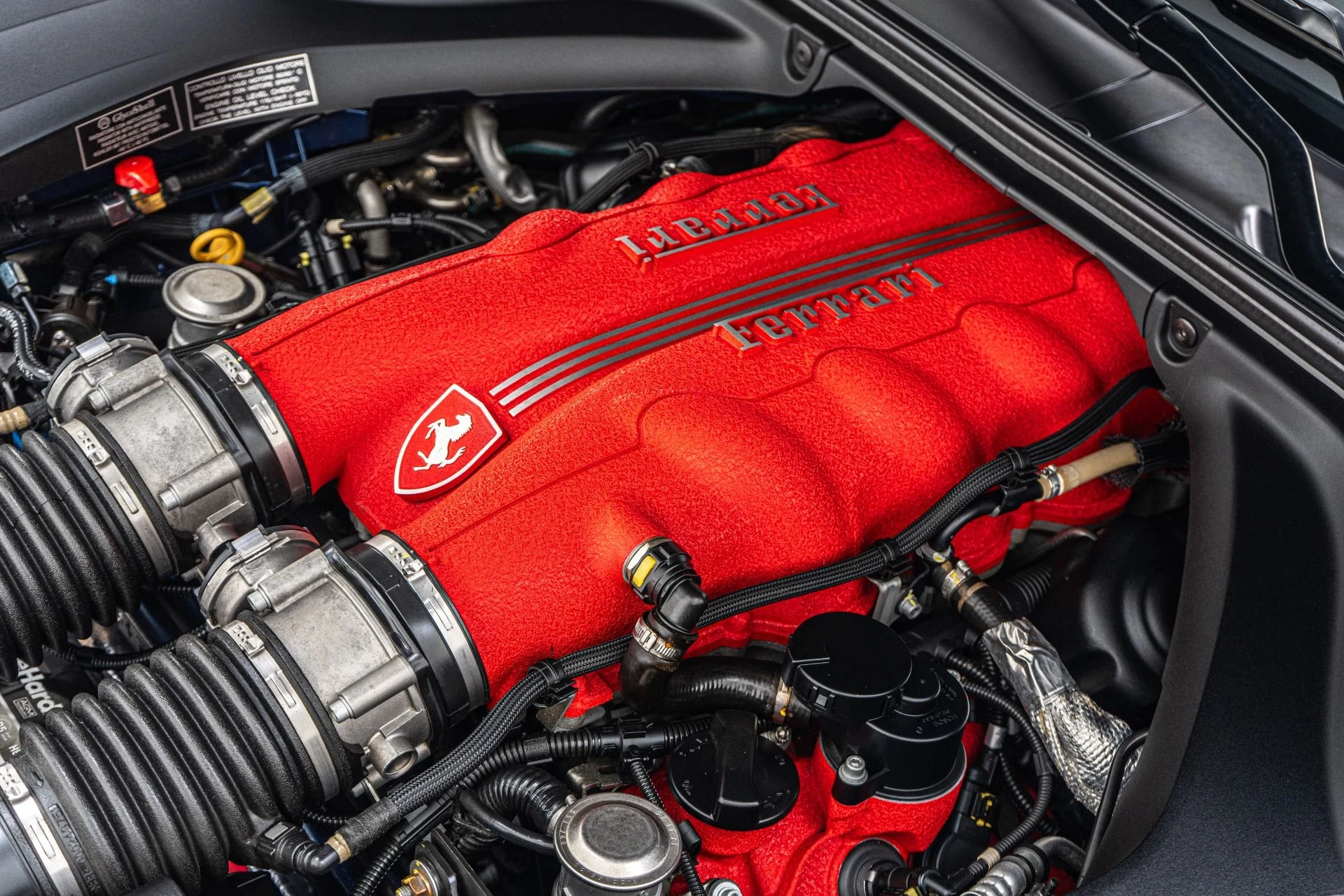 mph047_2036040416_Used_2010_Ferrari_California_1774646795_0594239566