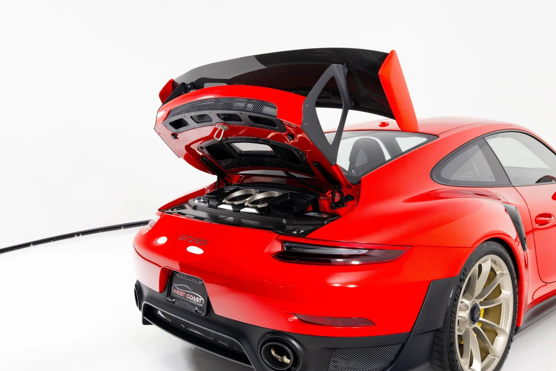 mph047_2039274464_Used_2019_Porsche_911_GT_2_RS_1761868494_f07a13f164