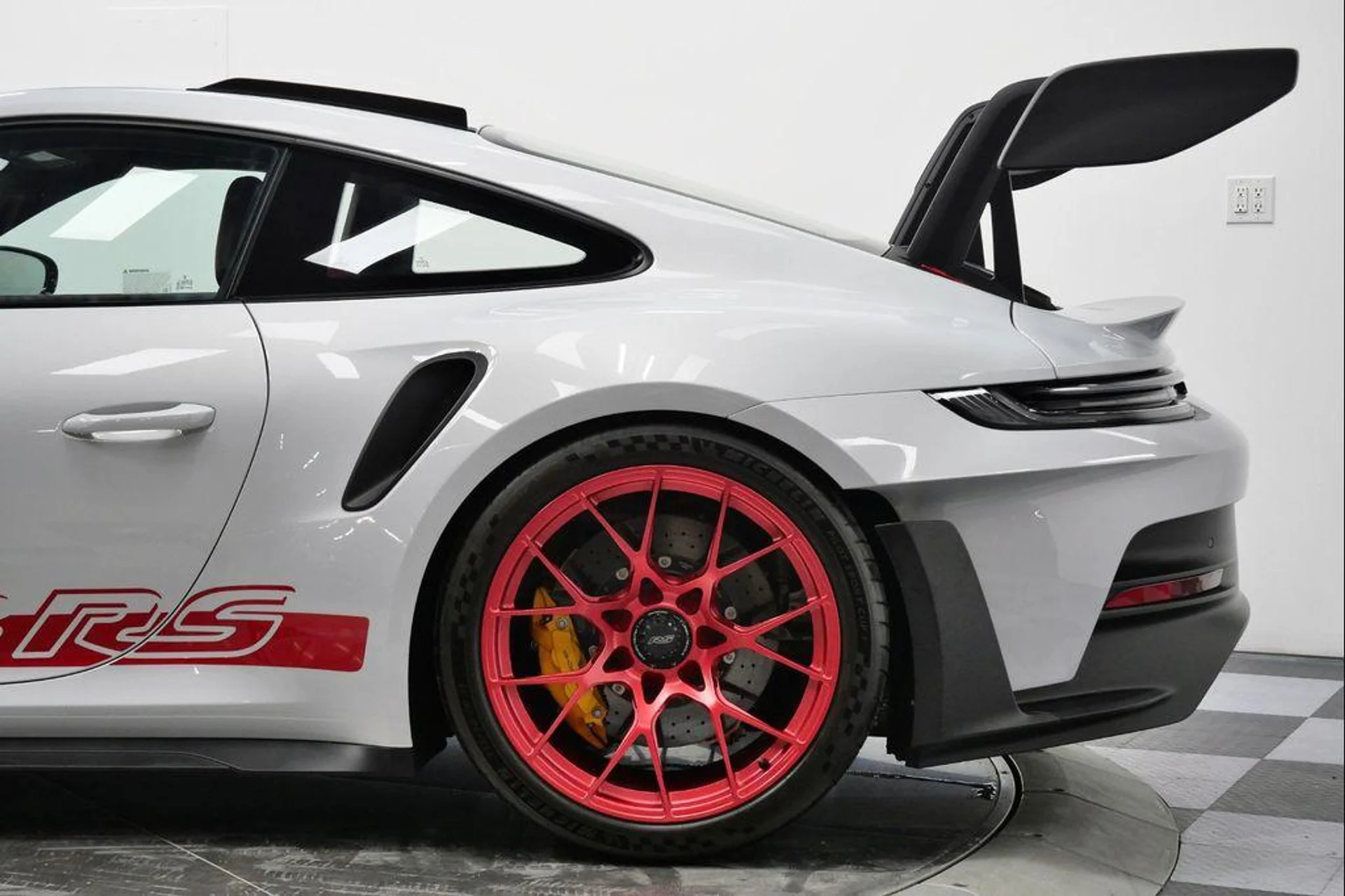 mph047_2061477261_T_Vbw_VD_Wvrz_TWUR_2b_A_Hme_Zq_Or_Nd_Y_37e7736e5a