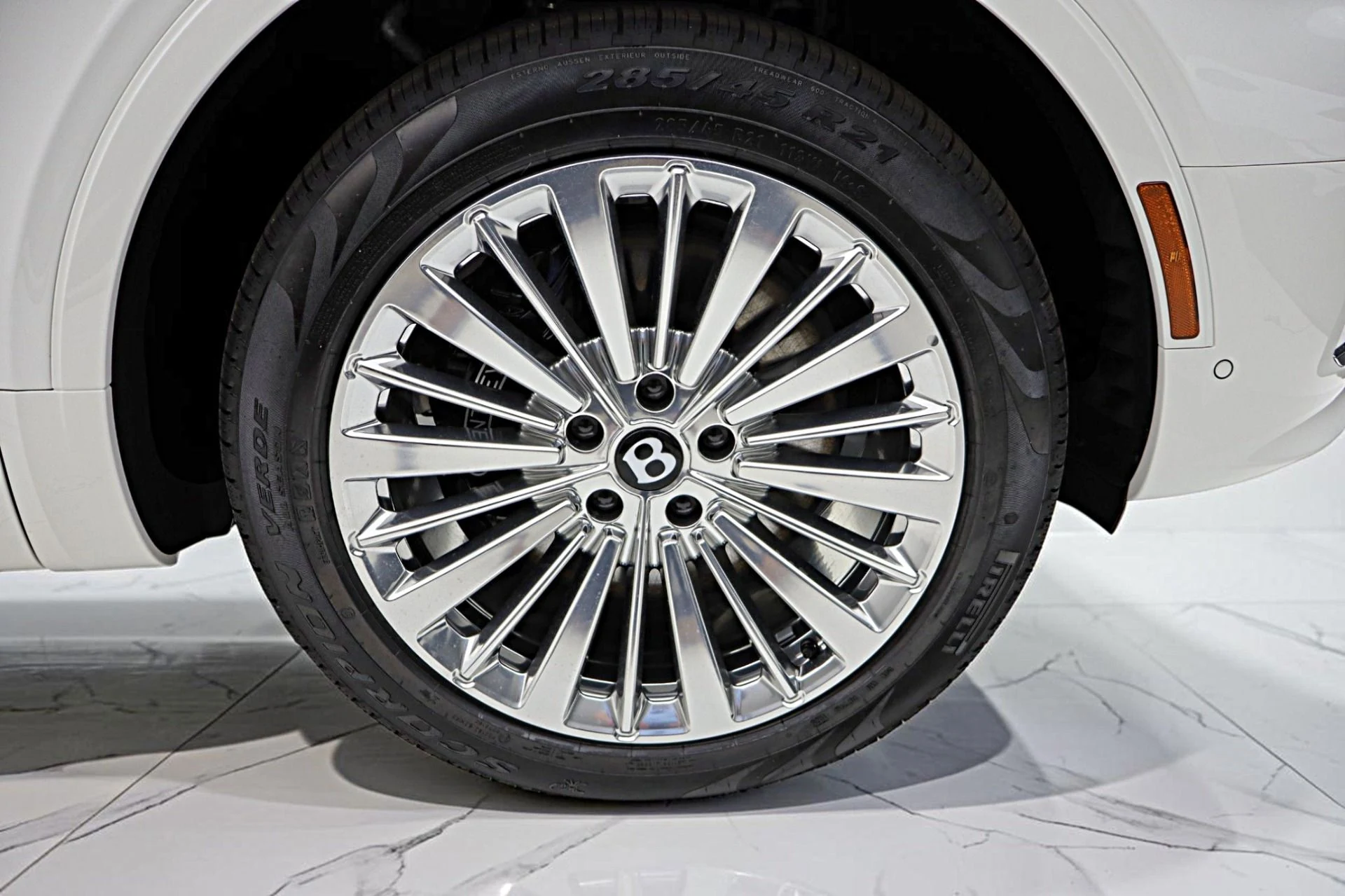 mph047_2067395979_New_2026_Bentley_Bentayga_EWB_V8_ddfe68573e