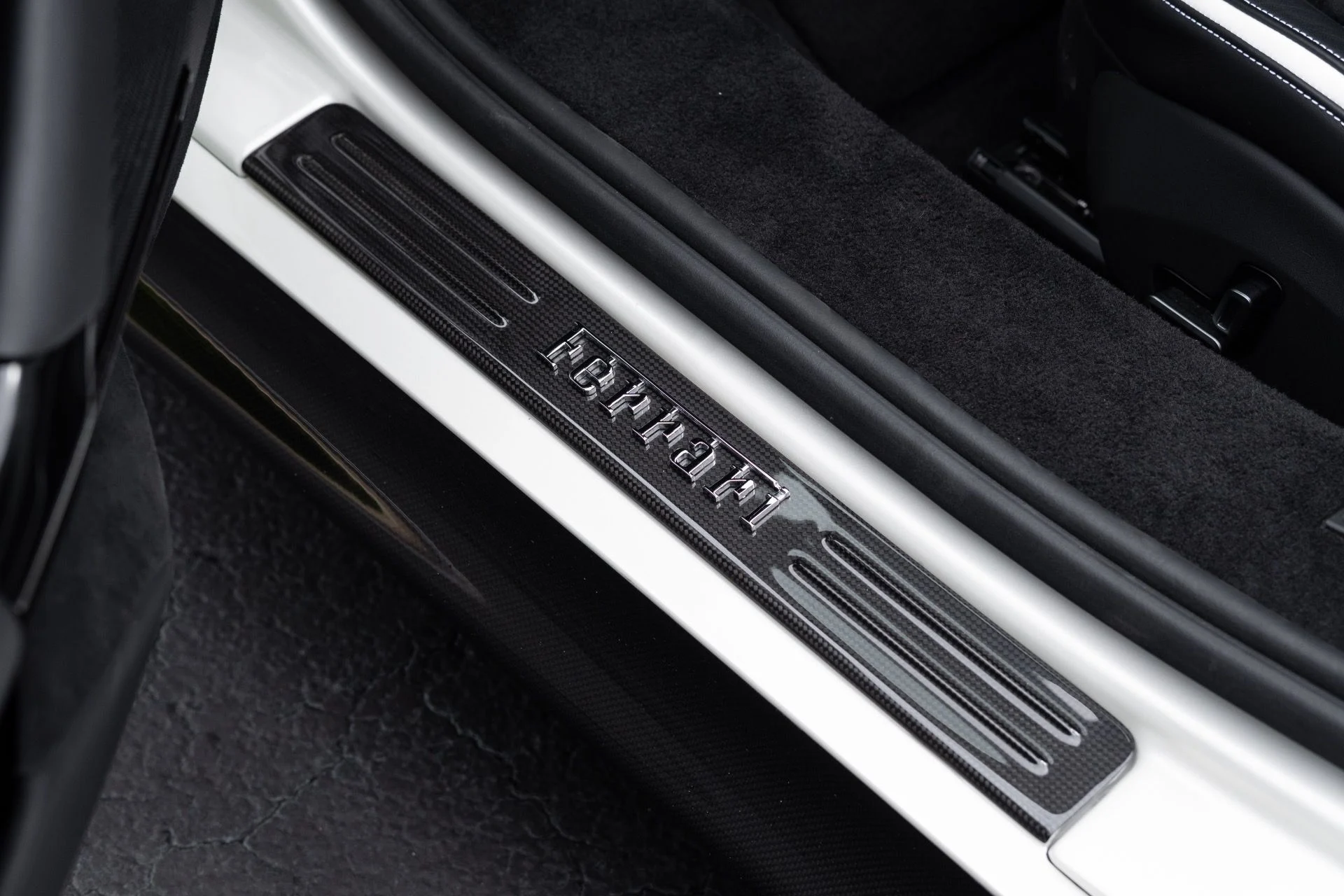 mph047_2071595890_Used_2024_Ferrari_SF_90_Spider_1775624639_01b1d84504