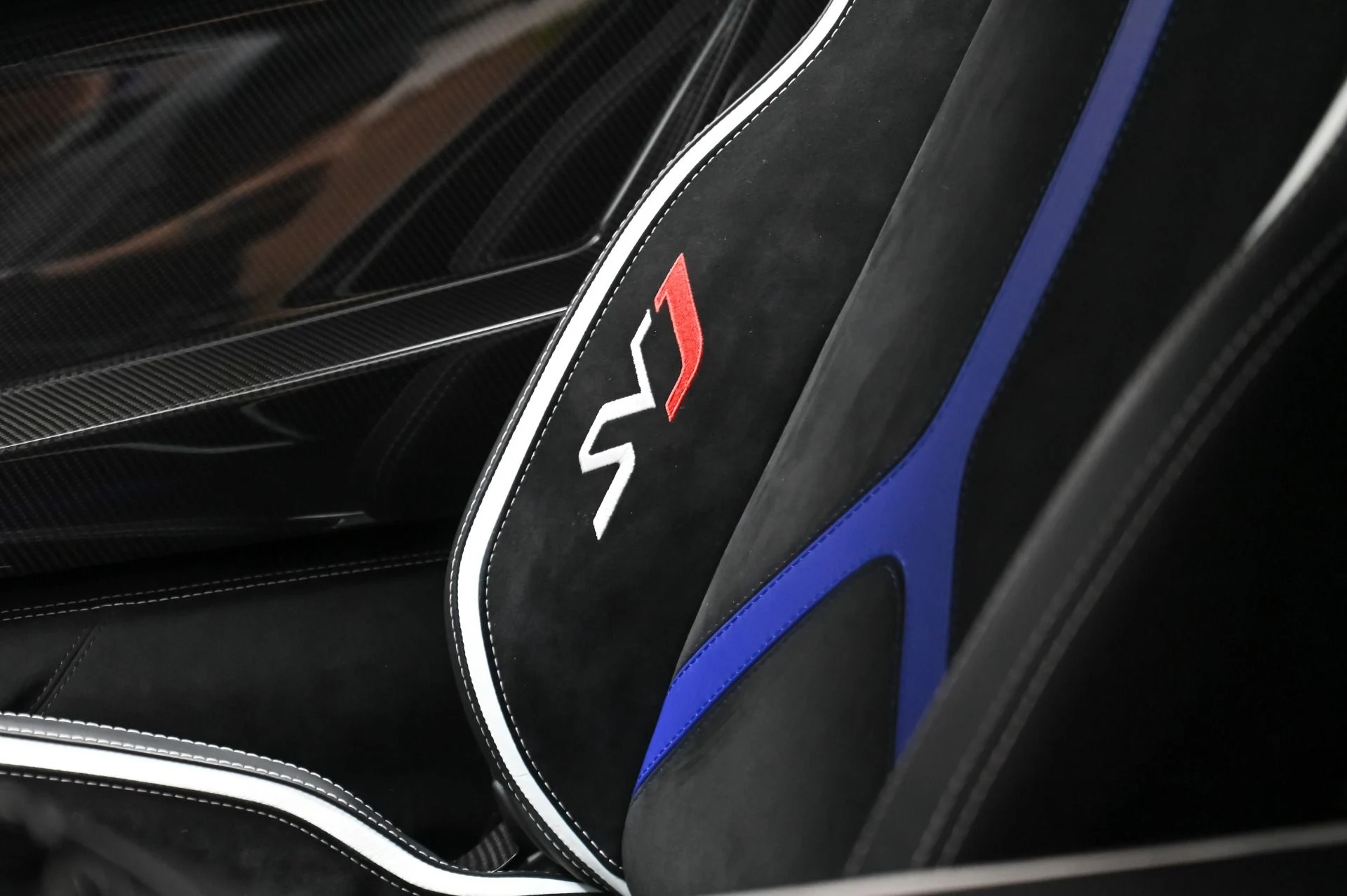 mph047_2085921711_Used_2019_Lamborghini_Aventador_SVJ_1760550459_683feb853b