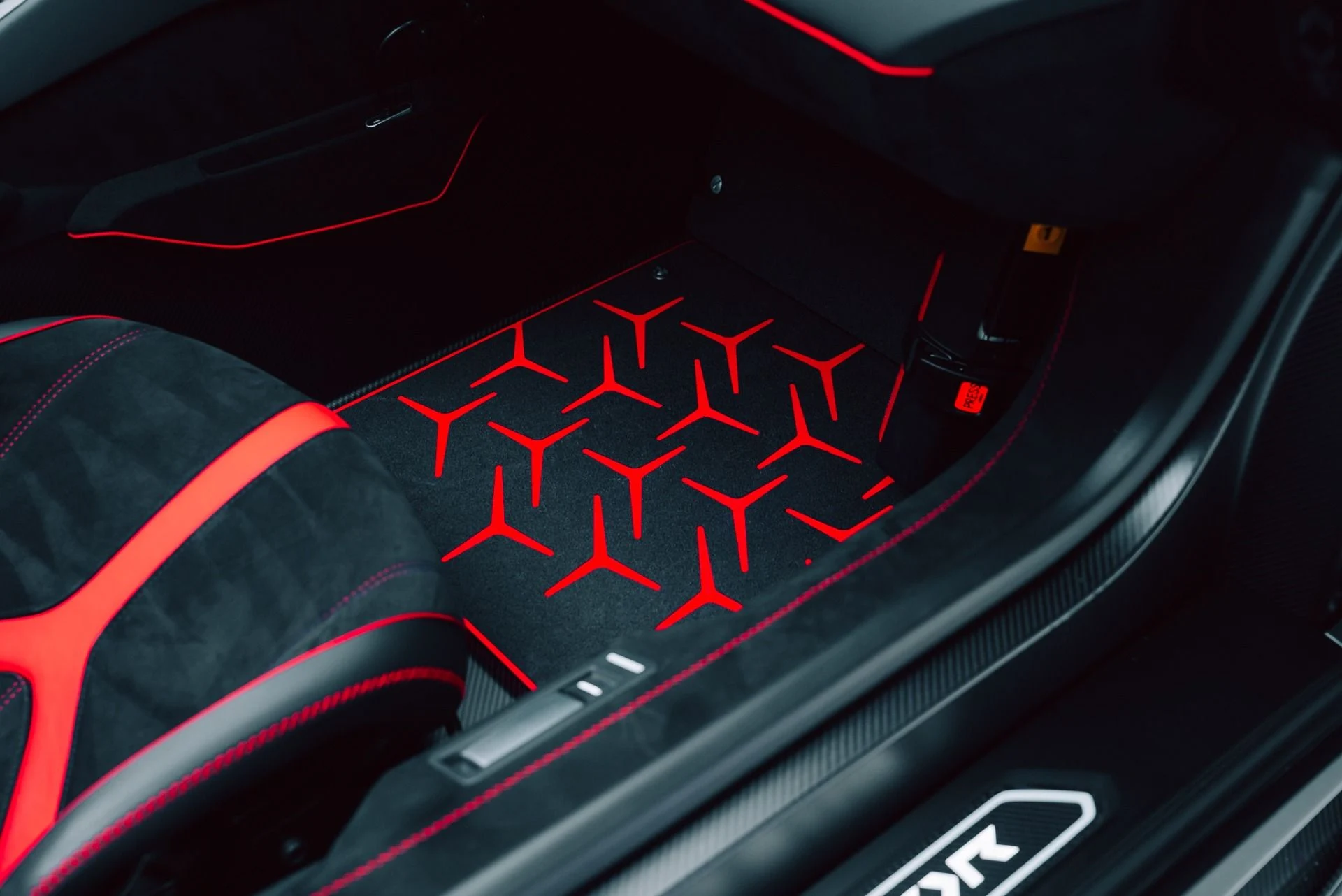 mph047_2118267387_Used_2020_Lamborghini_Aventador_LP_770_4_SVJ_1762455560_6c5b3bde08