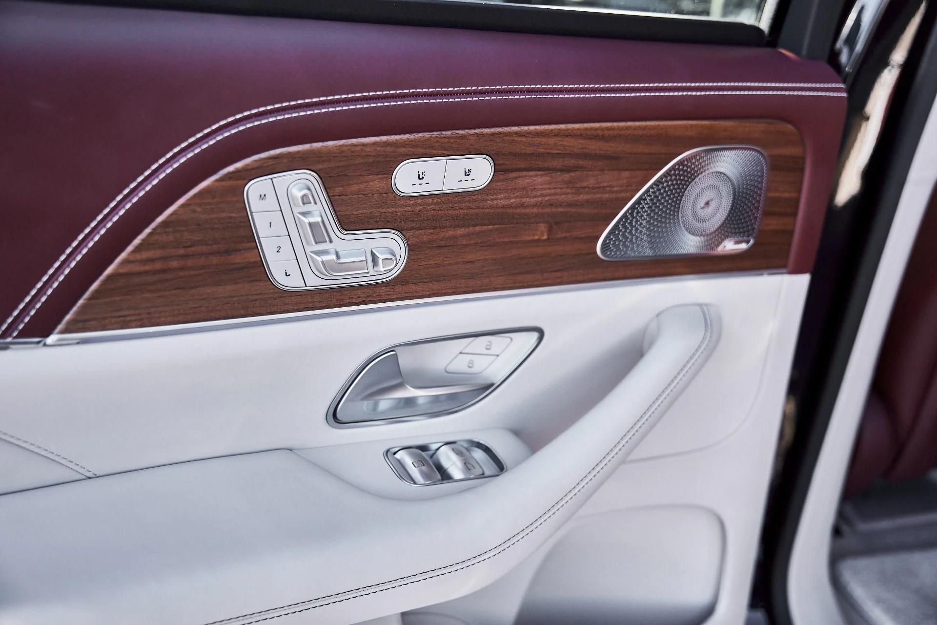 mph047_2119565549_Used_2024_Mercedes_Benz_GLS_Maybach_GLS_600_1776125679_d8b397091f