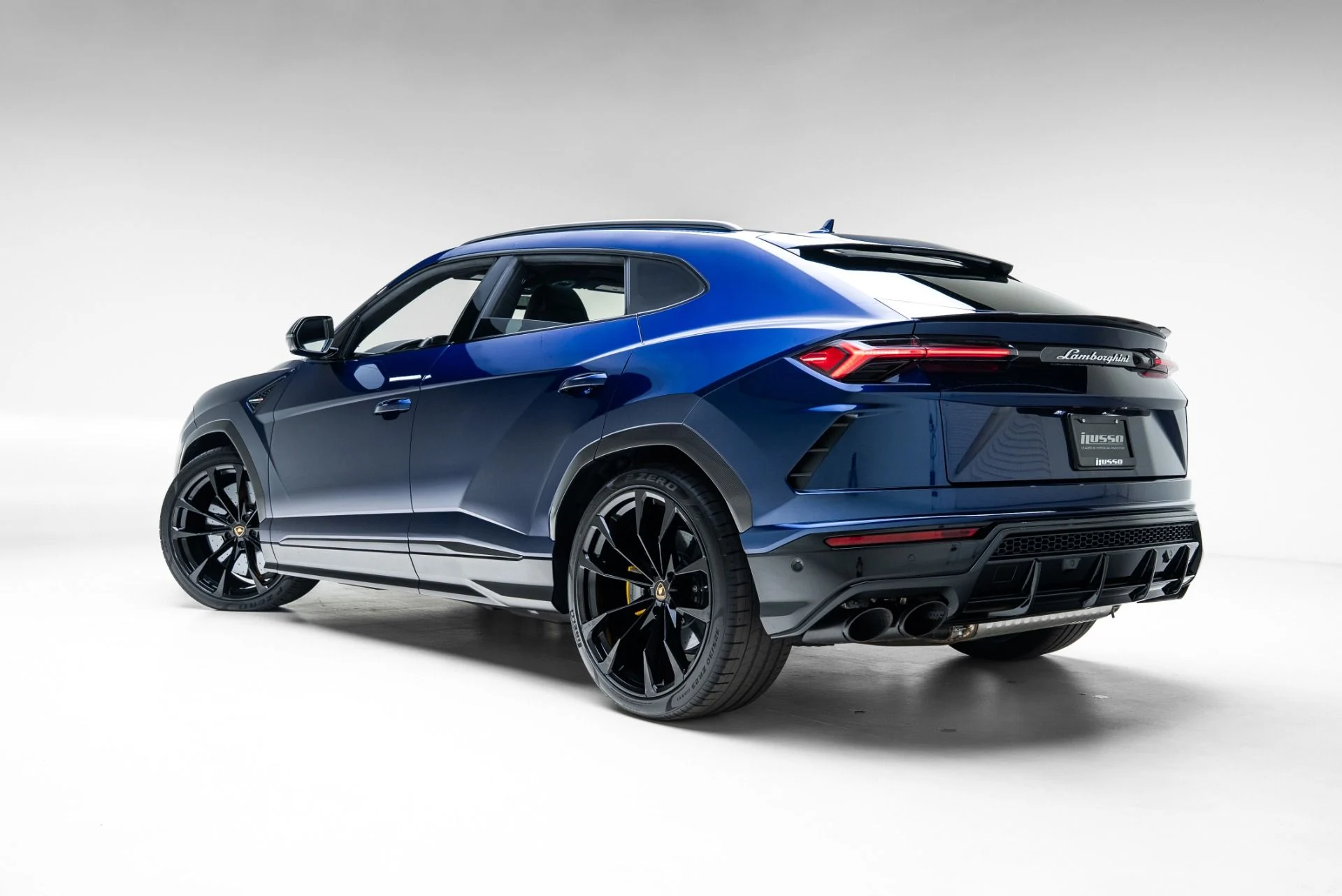 mph047_2121889075_Used_2022_Lamborghini_Urus_1775598103_7e2954be92
