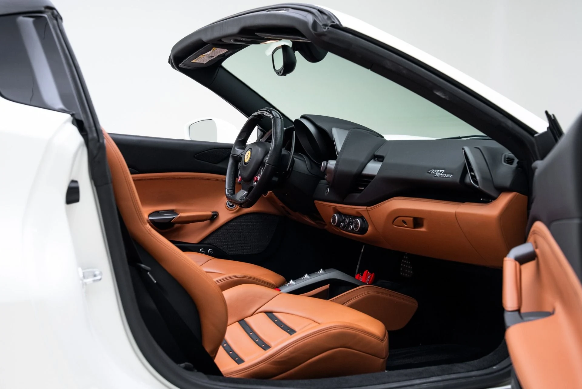 mph047_2131041724_Used_2018_Ferrari_488_Spider_1774383951_5578ef92d9