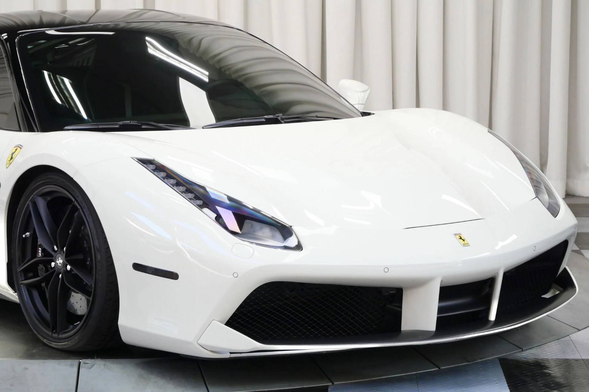 mph047_2131248206_Used_2018_Ferrari_488_GTB_1755116927_9bdbb3430c