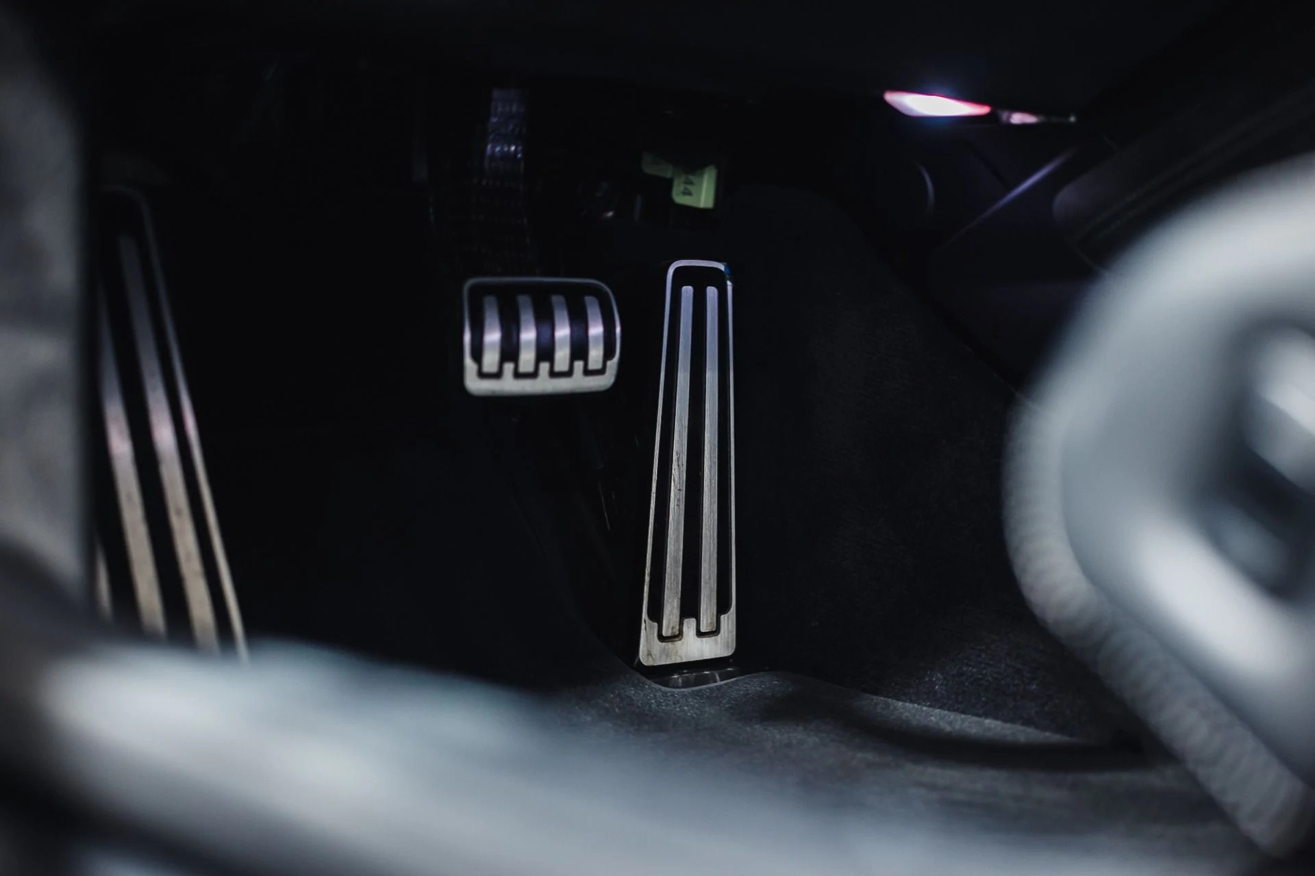 mph047_2134465216_Used_2022_Porsche_911_GT_3_Chalk_CC_Bs_Tasteful_Upgrades_1775764800_2d40e3651a