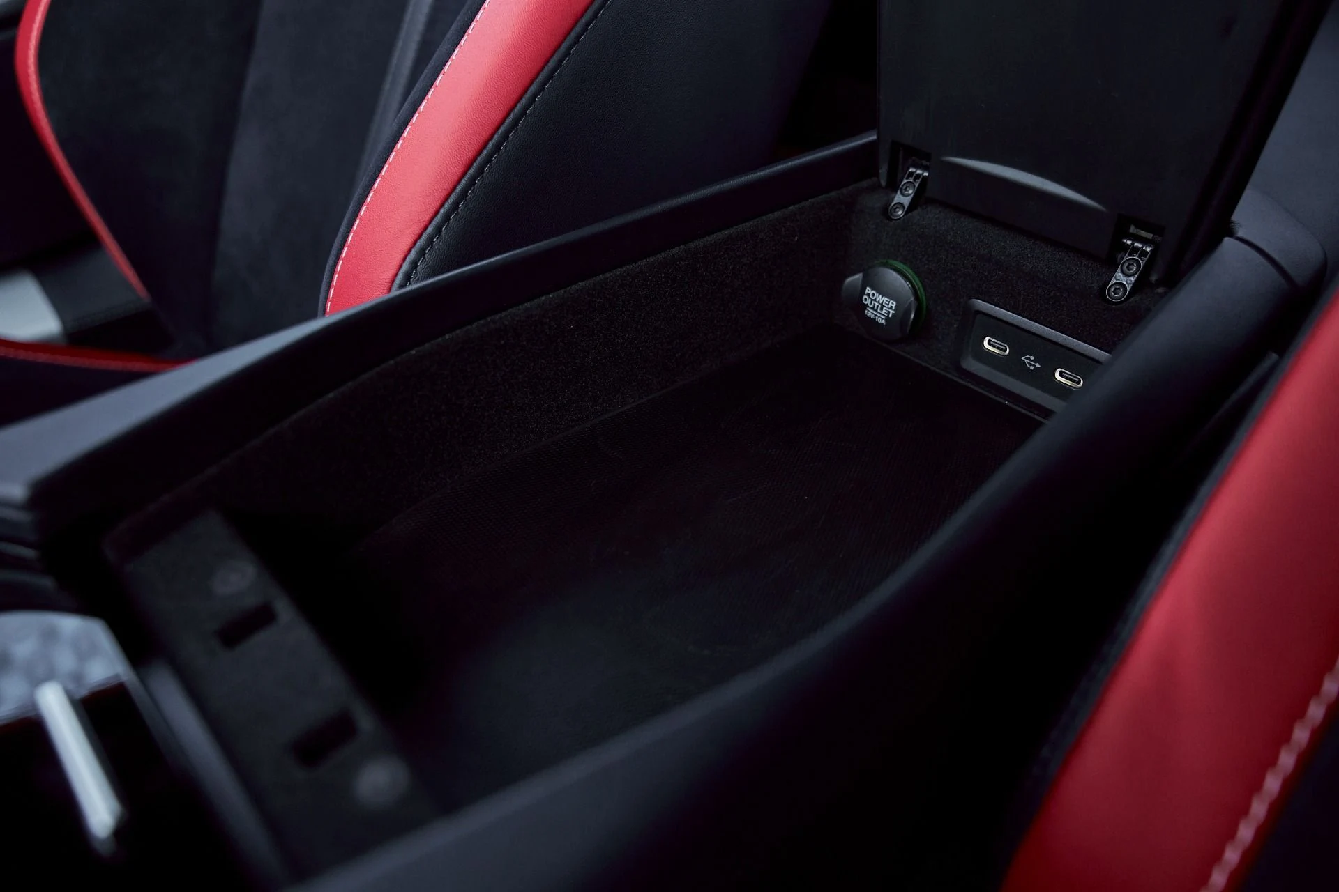 mph047_2136254964_Used_2024_Aston_Martin_DB_12_1767840049_a06e9af1d1