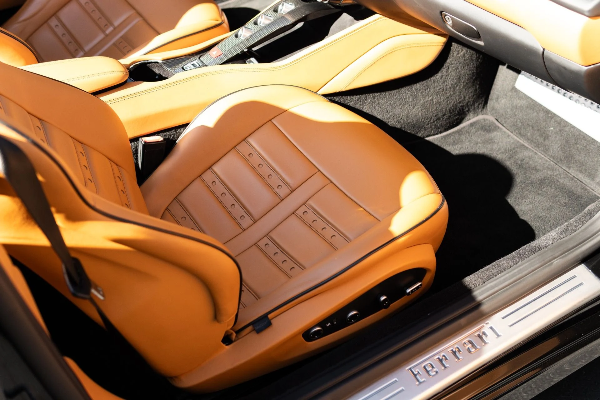 mph047_2141007969_Used_2017_Ferrari_California_T_1767065452_de27538e6f
