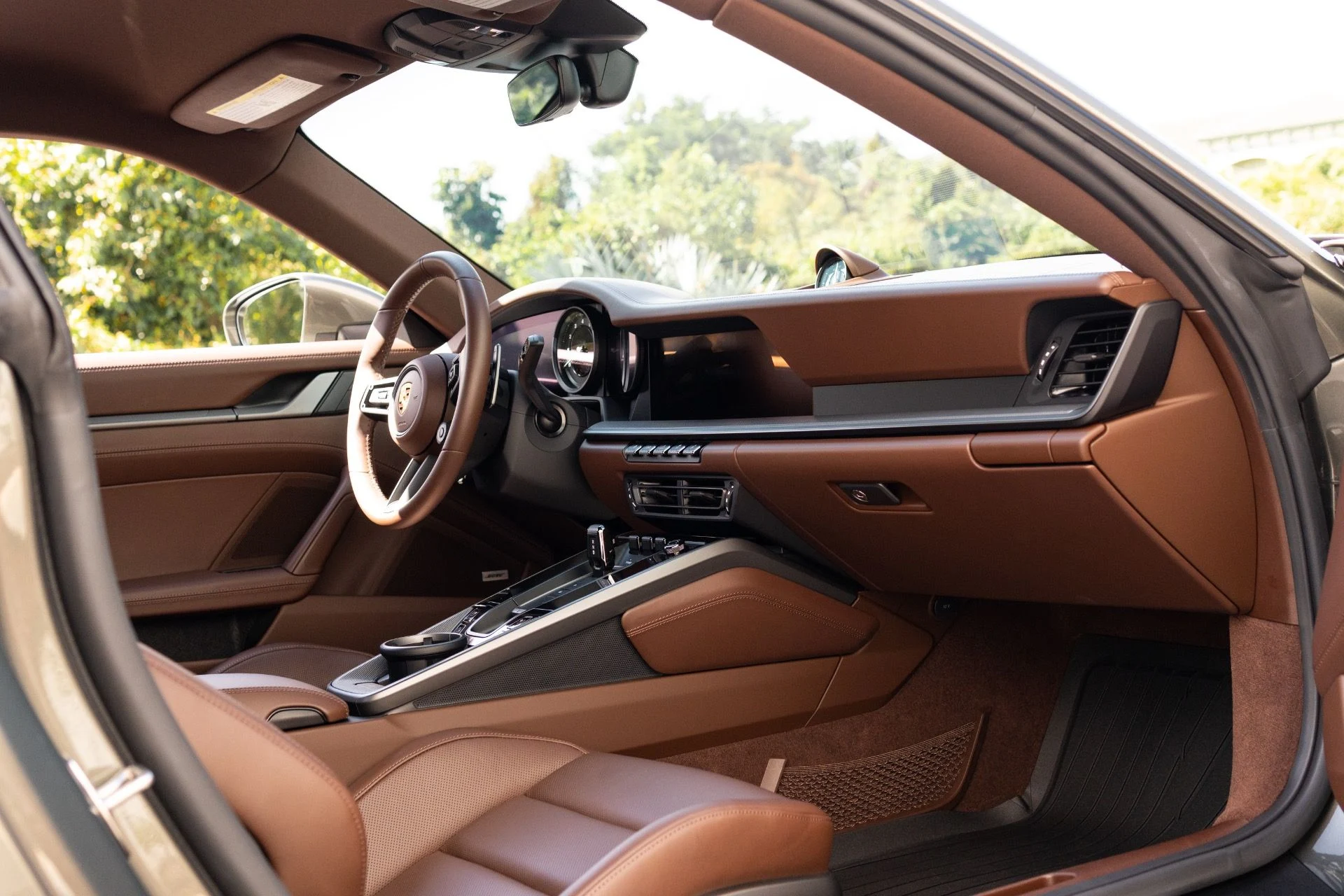 mph047_2147803629_Used_2024_Porsche_911_Carrera_1772817798_9cb5e36c97