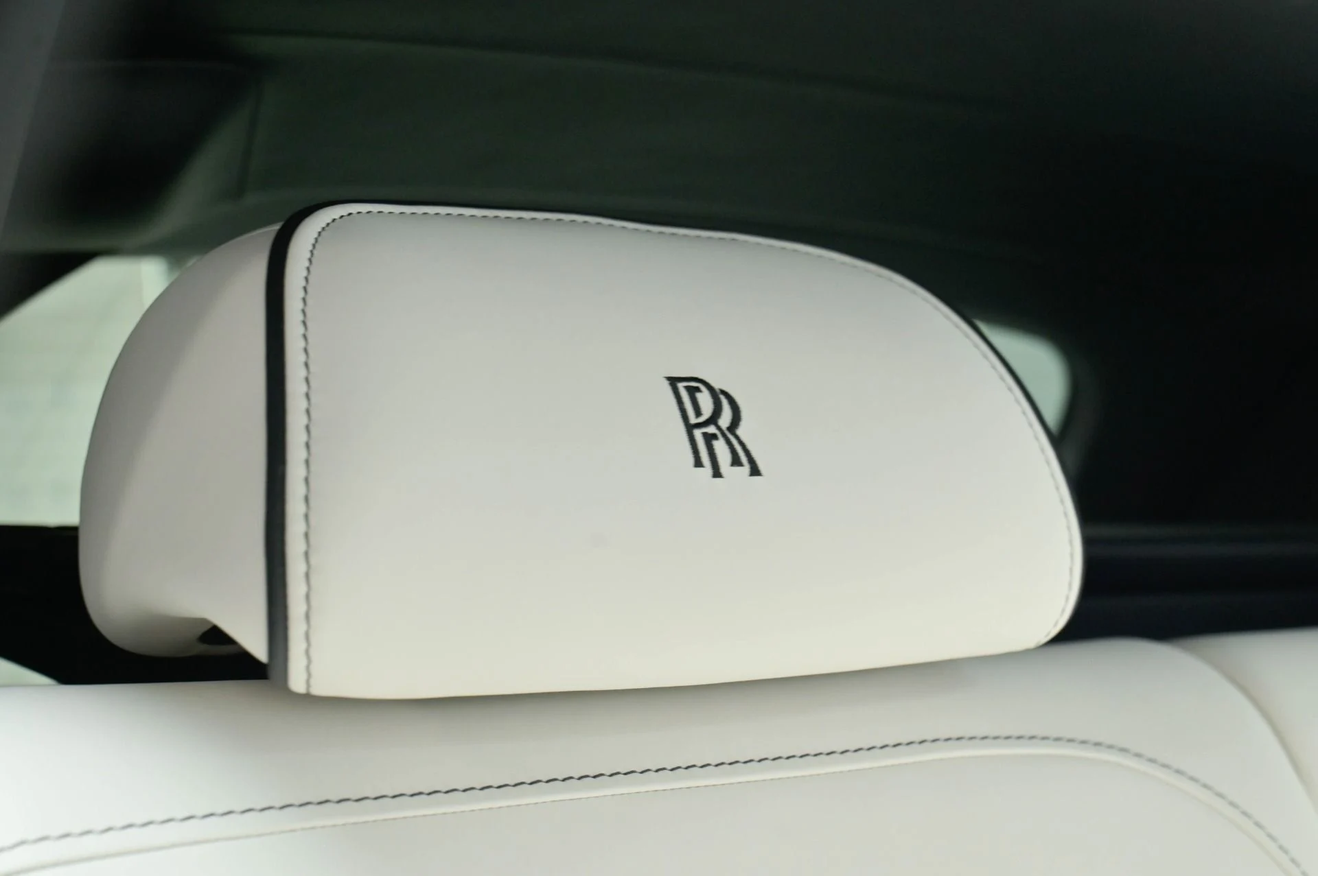 mph047_2169119119_Used_2023_Rolls_Royce_Cullinan_1782858557_4788121442