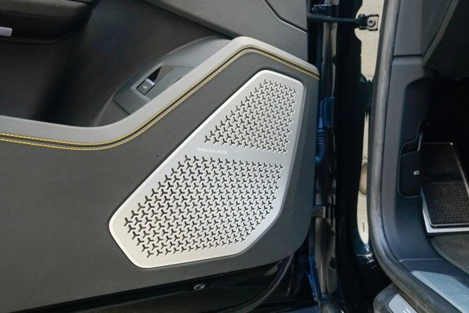 mph047_21718160_22919705_48_640_2c37858afd