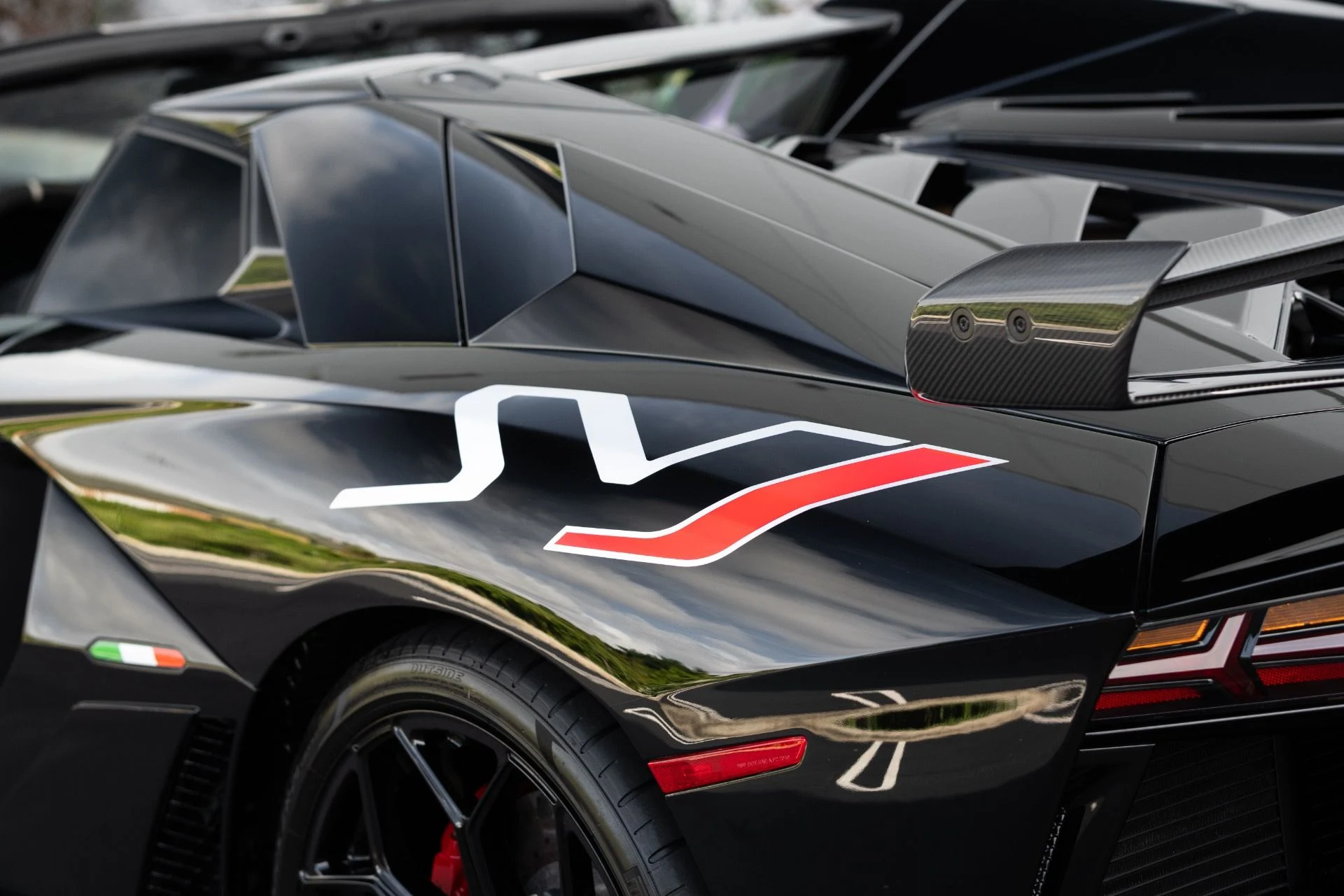 mph047_2176410803_Used_2020_Lamborghini_Aventador_LP_770_4_SVJ_Roadster_1766609736_1bd2ceaf26