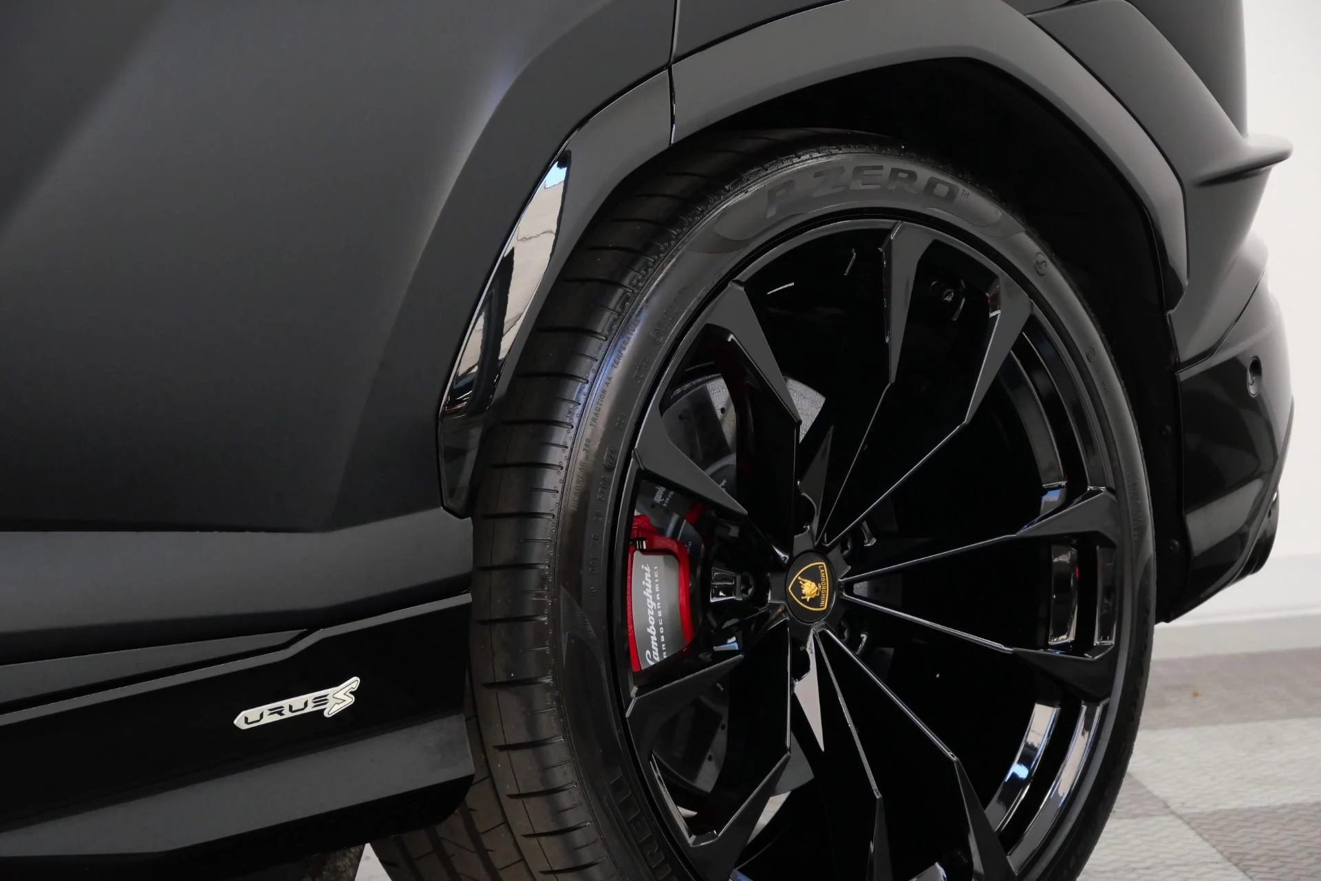 mph047_2177693272_Used_2024_Lamborghini_Urus_S_318_K_MSRP_Very_Low_Miles_Loaded_1776956814_6f2beaa0e0