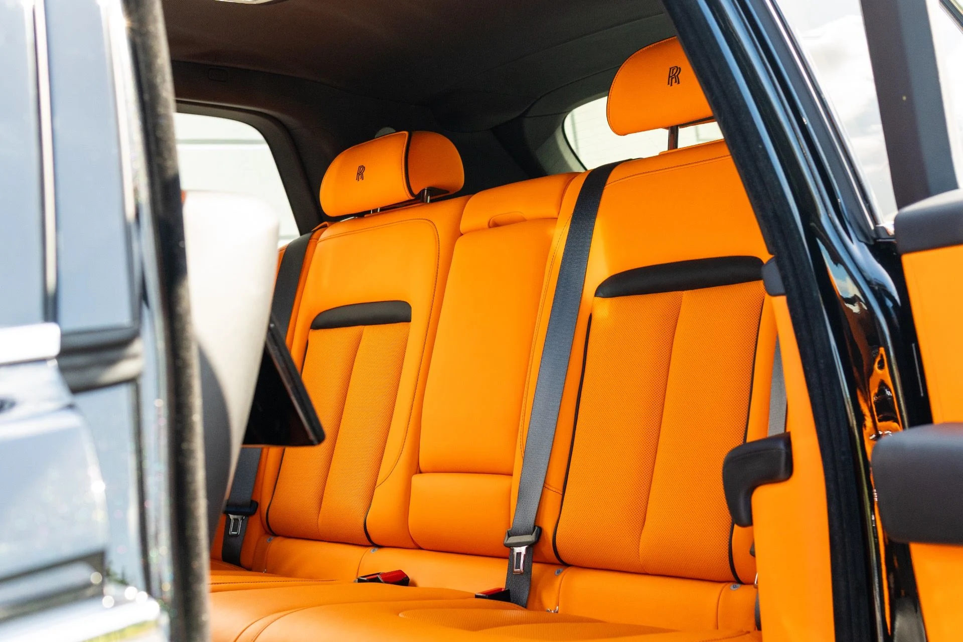 mph047_22106260_Used_2019_Rolls_Royce_Cullinan_1769627245_f80e308f9b