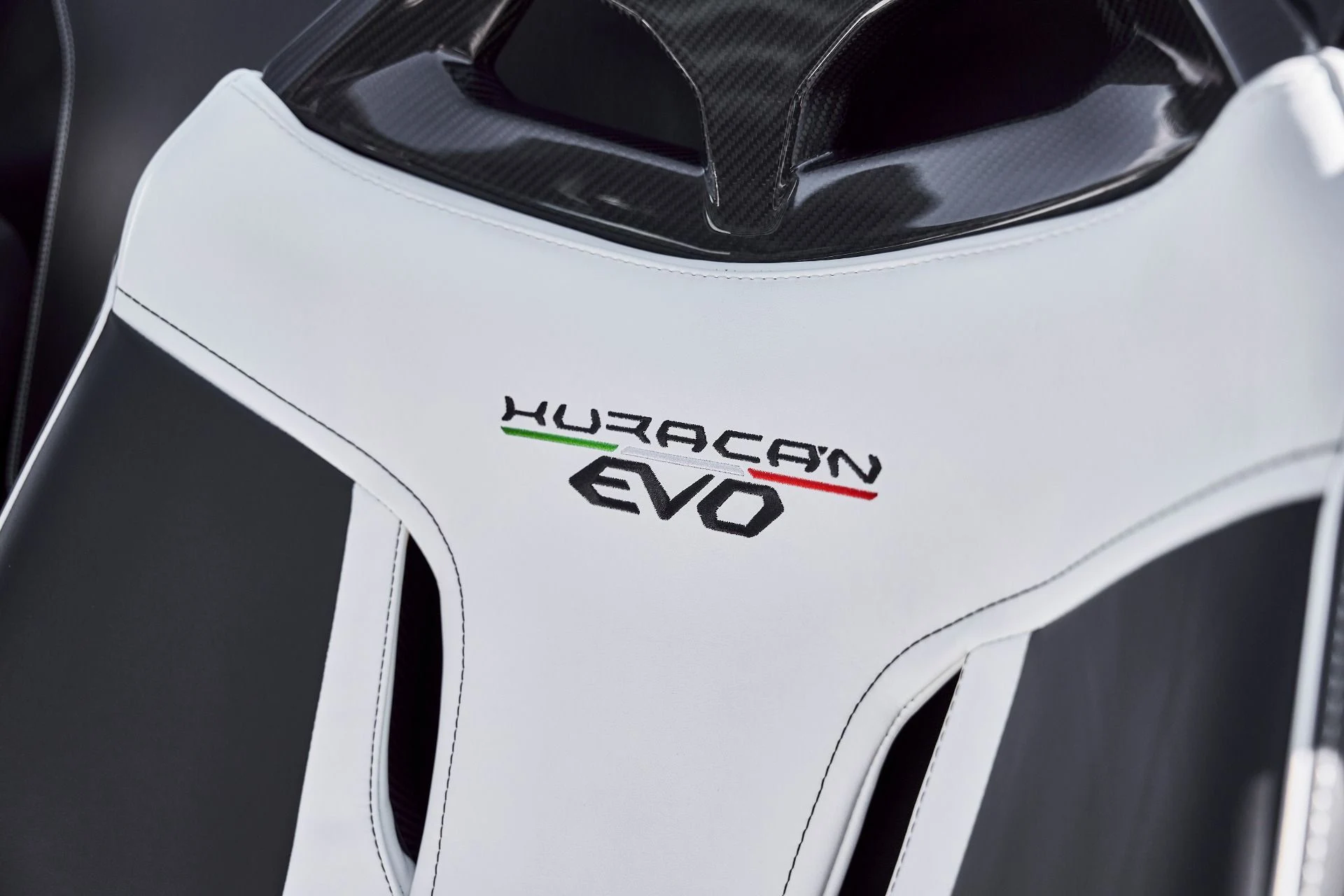 mph047_2220825689_Used_2024_Lamborghini_Huracan_EVO_Base_1771467066_228dc2cc5f