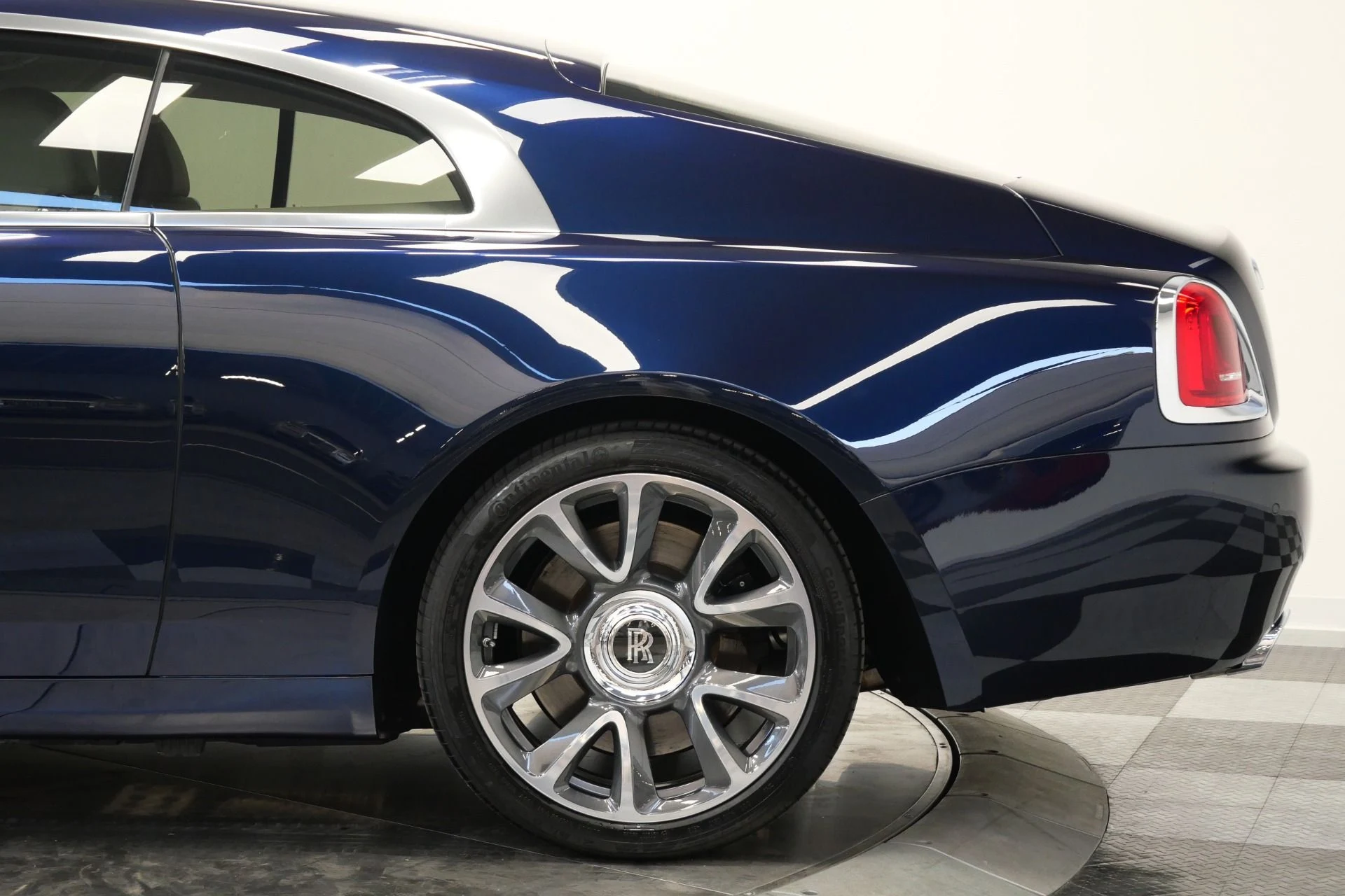 mph047_2236076096_Used_2019_Rolls_Royce_Wraith_The_Wraith_Package_Starlight_Headliner_Surround_Cameras_1773246282_a5a52c80ac