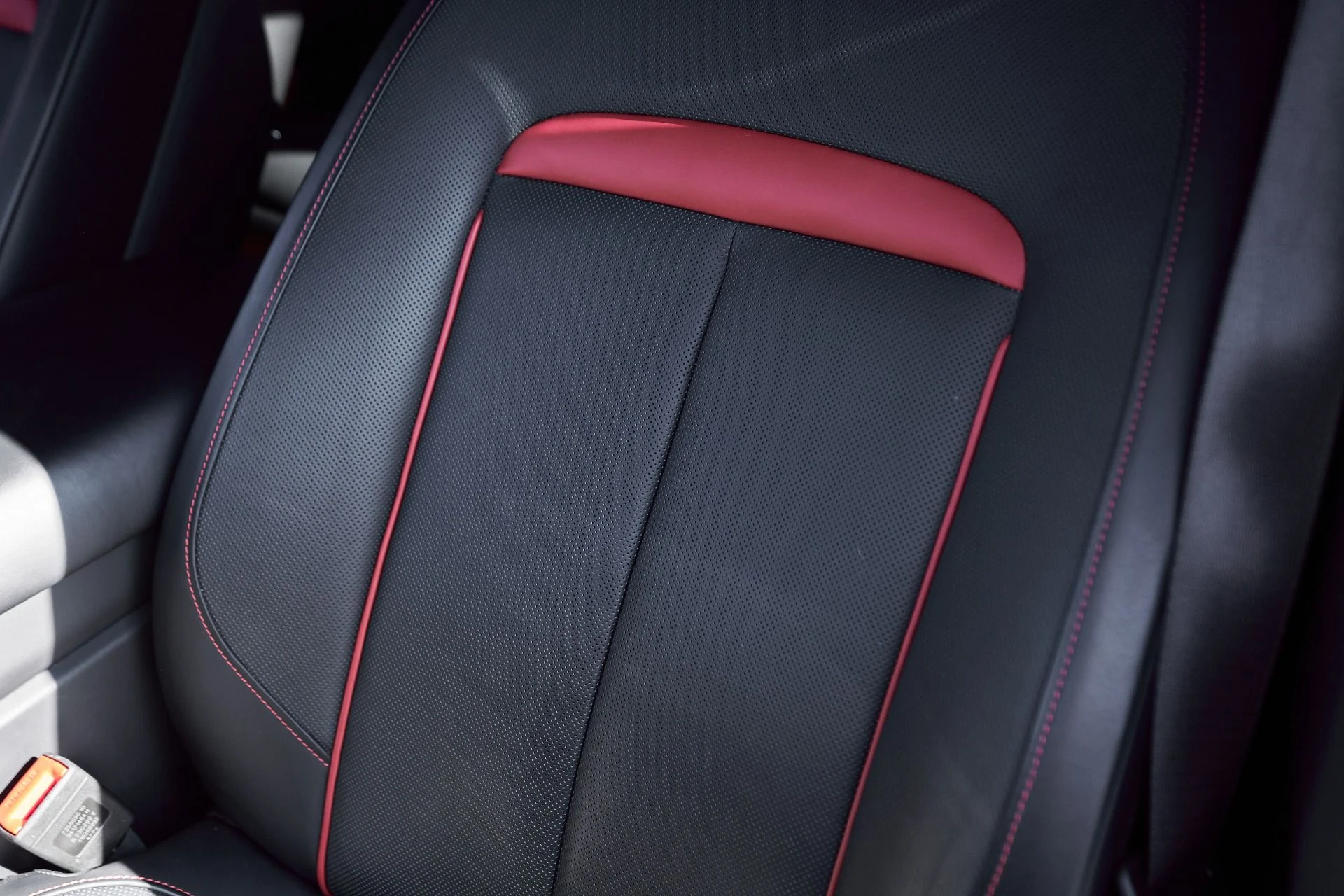 mph047_2239785823_Used_2022_Rolls_Royce_Cullinan_Black_Badge_1764038779_833c99d16c