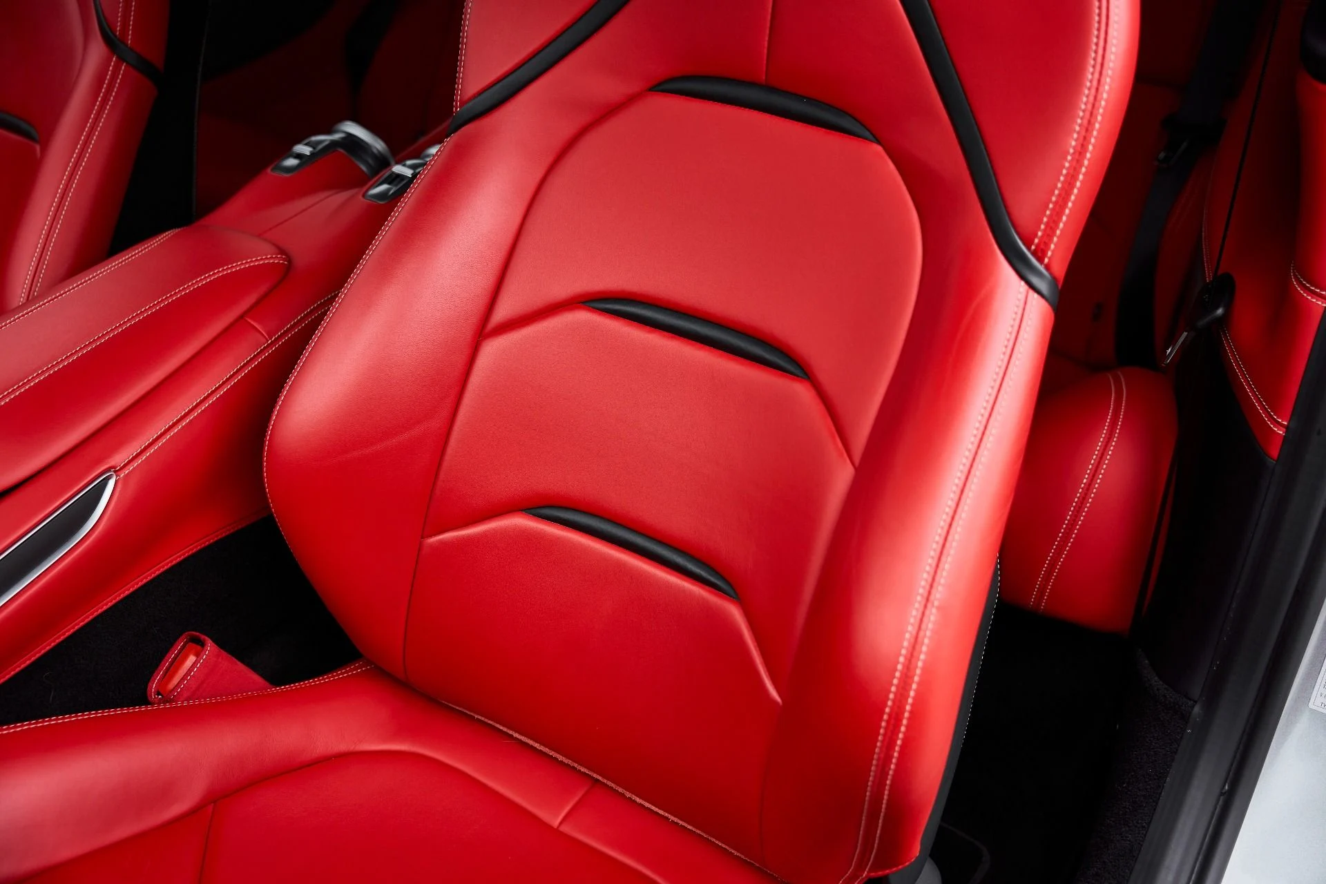 mph047_2257417008_Used_2020_Ferrari_GTC_4_Lusso_T_1766785934_b8f1fda925