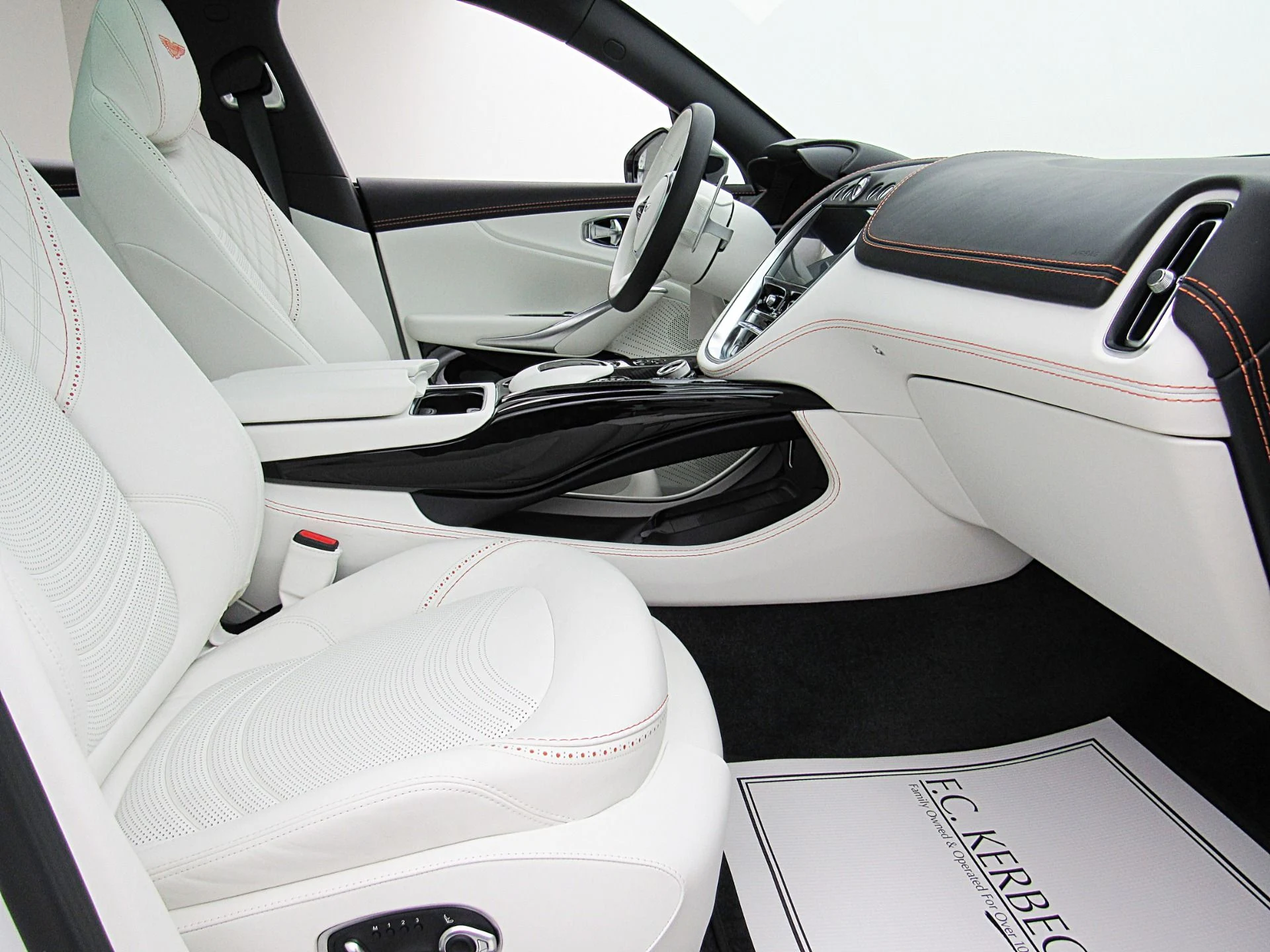 mph047_2276205846_Used_2023_Aston_Martin_DBX_707_c196db4dd7