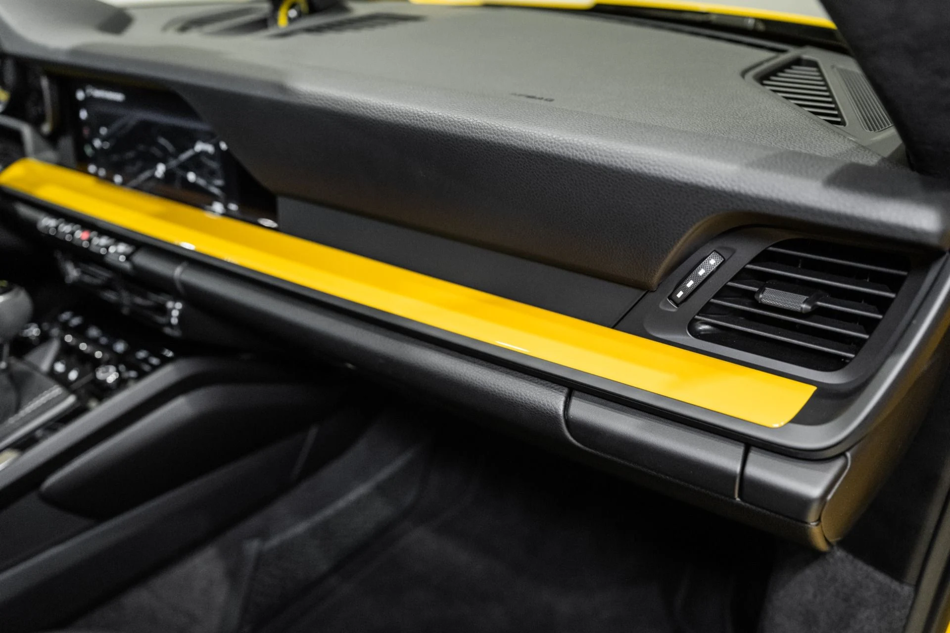 mph047_2290669029_Used_2022_Porsche_911_GT_3_1764089810_75d1f3f81c