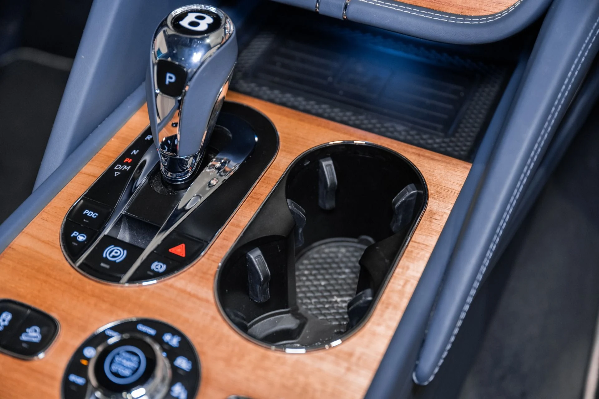 mph047_2316133499_Used_2023_Bentley_Bentayga_V8_1773161600_c821deaefd