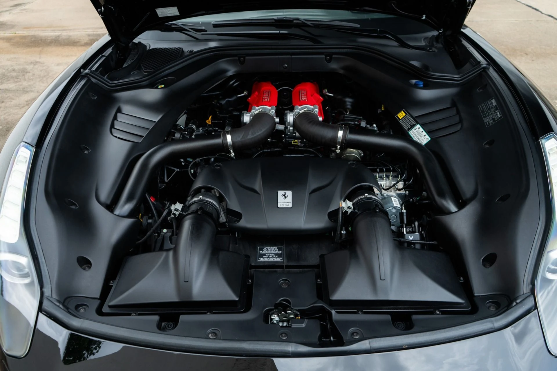mph047_2324063406_Used_2018_Ferrari_California_T_1781897597_381e5c4c21