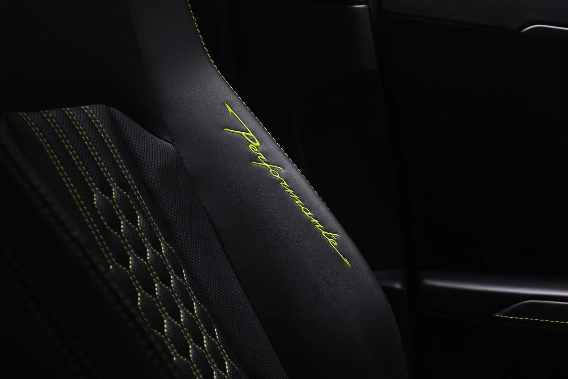 mph047_2328096734_Used_2023_Lamborghini_Urus_Performante_1779121033_e9461eba54