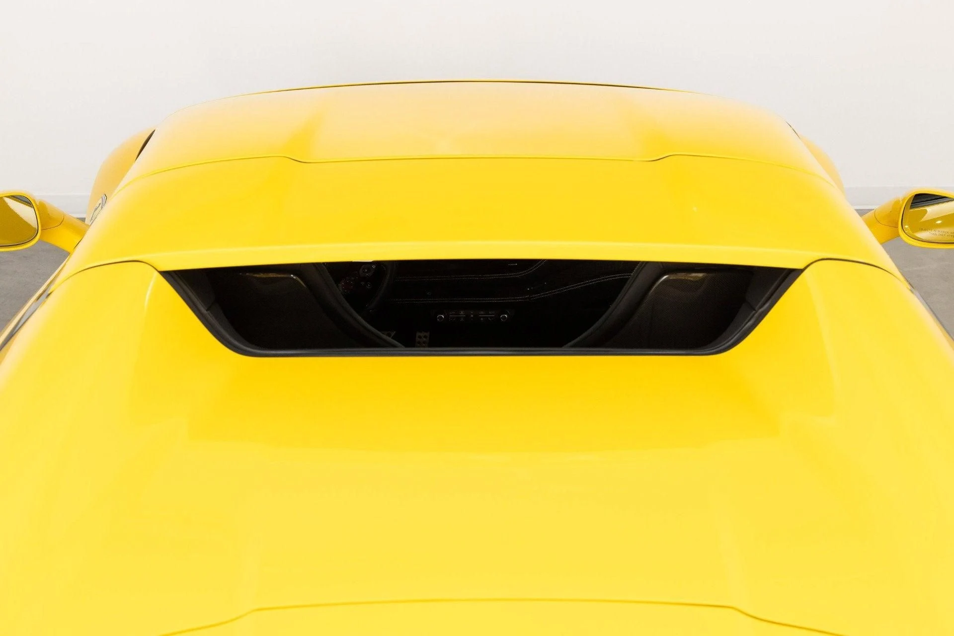 mph047_2335205634_Used_2021_Ferrari_F8_Spider_1778334415_2413db61d4