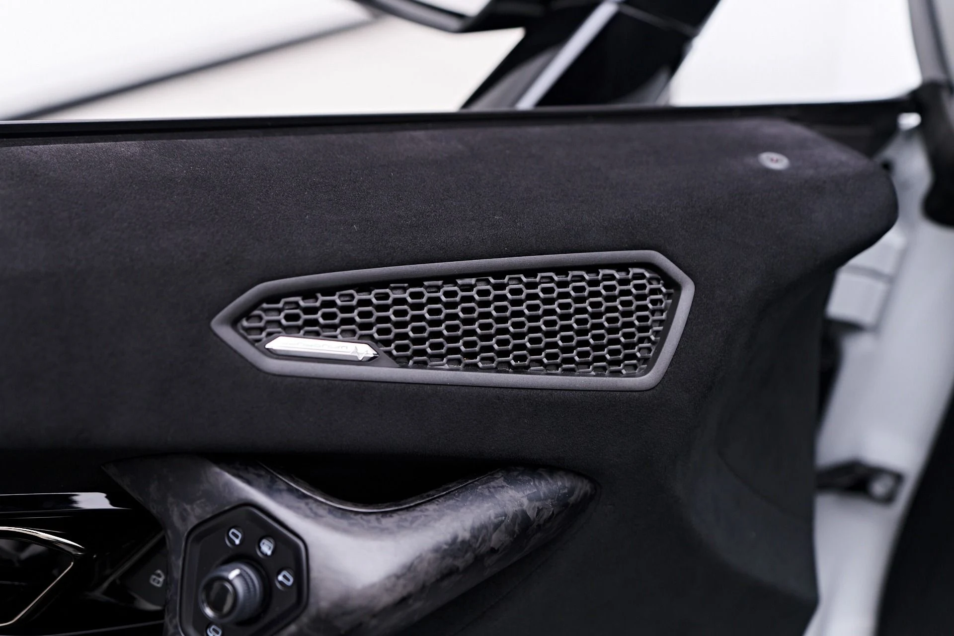 mph047_2345716535_Used_2018_Lamborghini_Huracan_Performante_1754074926_7f6839efba