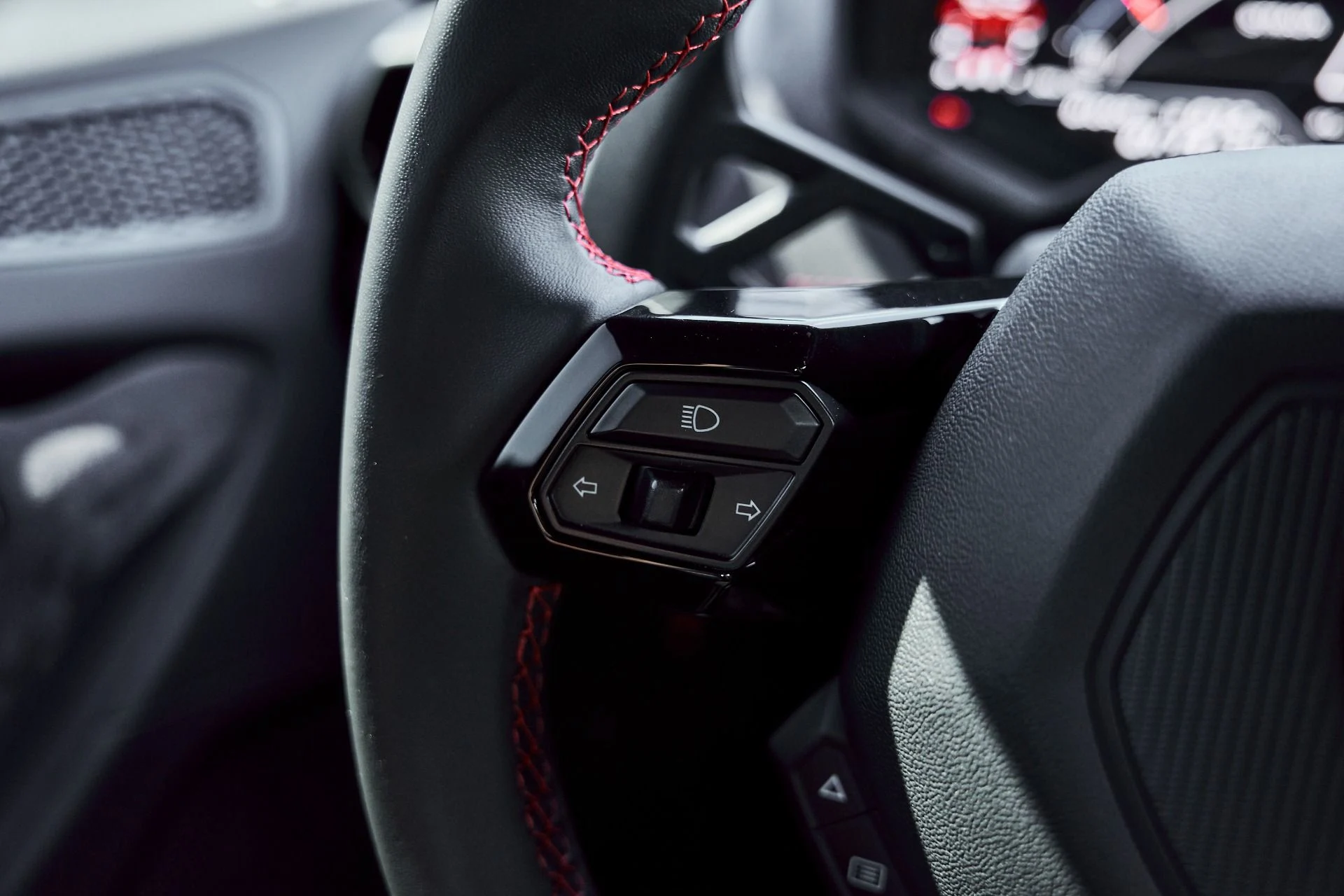 mph047_2348765943_Used_2023_Lamborghini_Huracan_Tecnica_Base_1777013751_760469f195