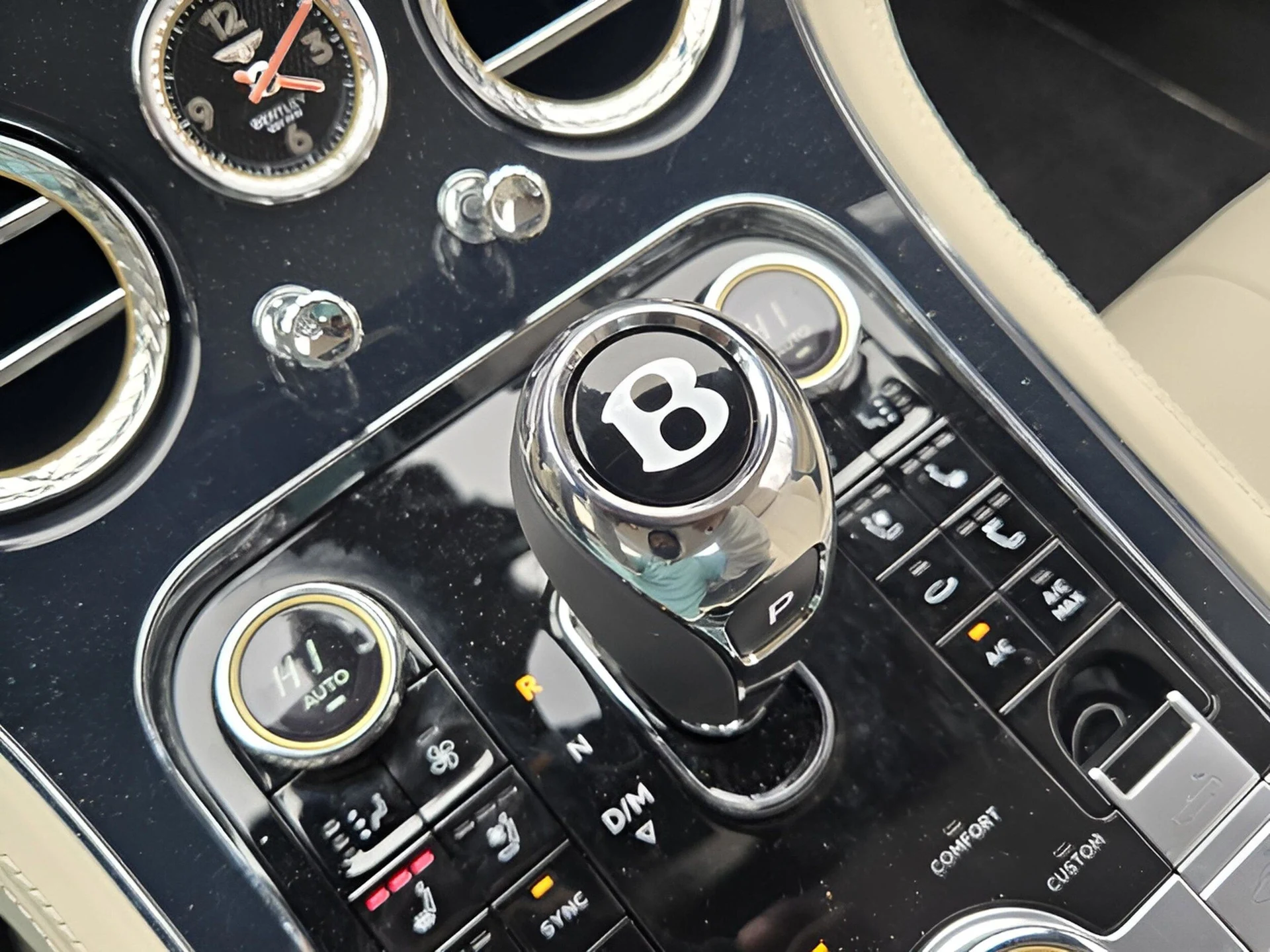 mph047_2350129387_775319bcf011122ad7cb3b9248cc9e09x_d2a8da815a