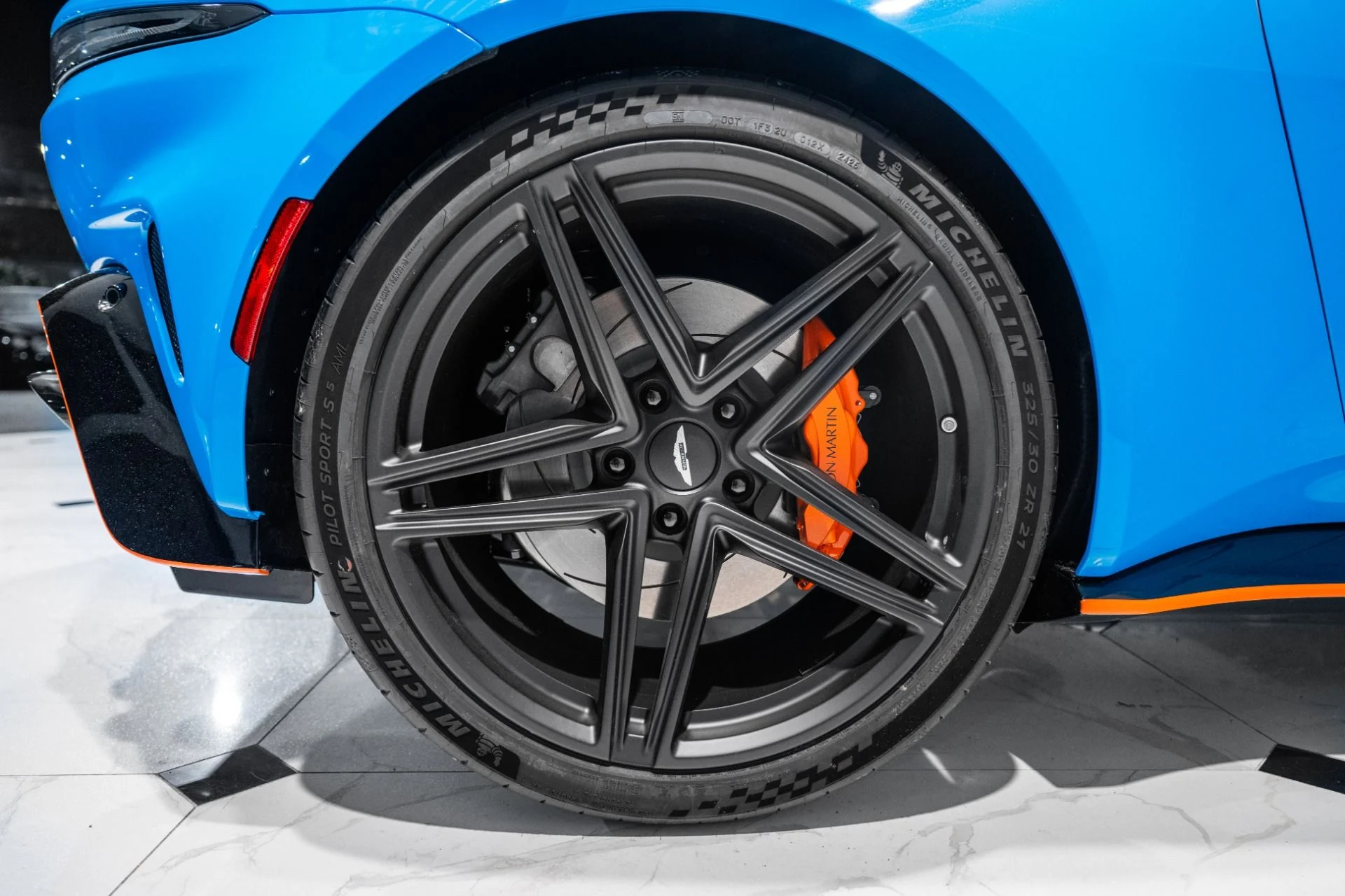 mph047_2364929726_New_2026_Aston_Martin_Vantage_Roadster_1761752064_3690555ea8